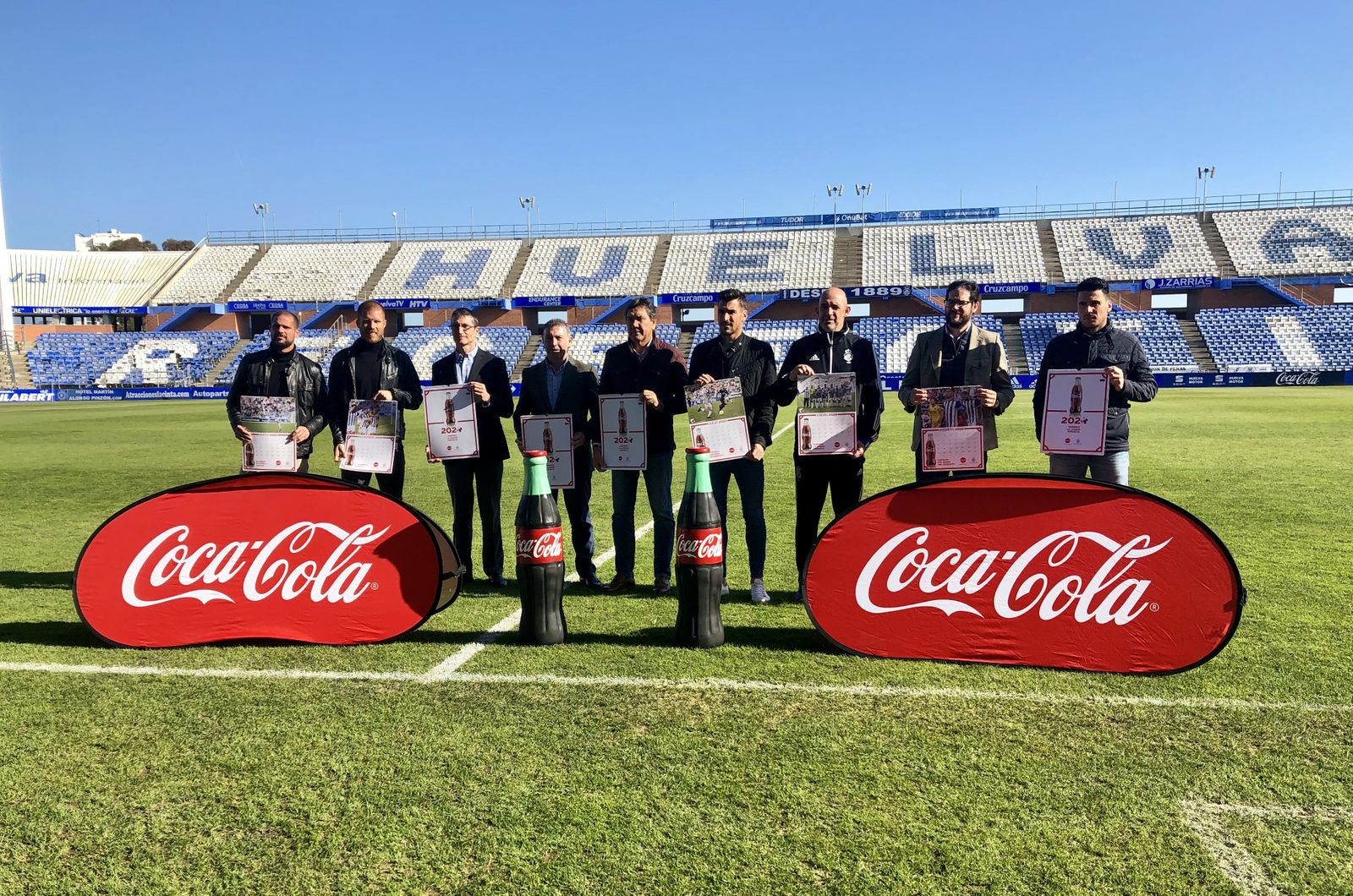 Un instante de la presentación de los calendarios, hoy.