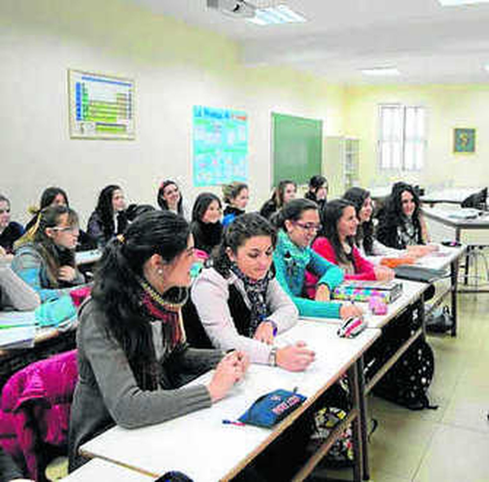 Alumnas del colegio Zalimo en una clase.