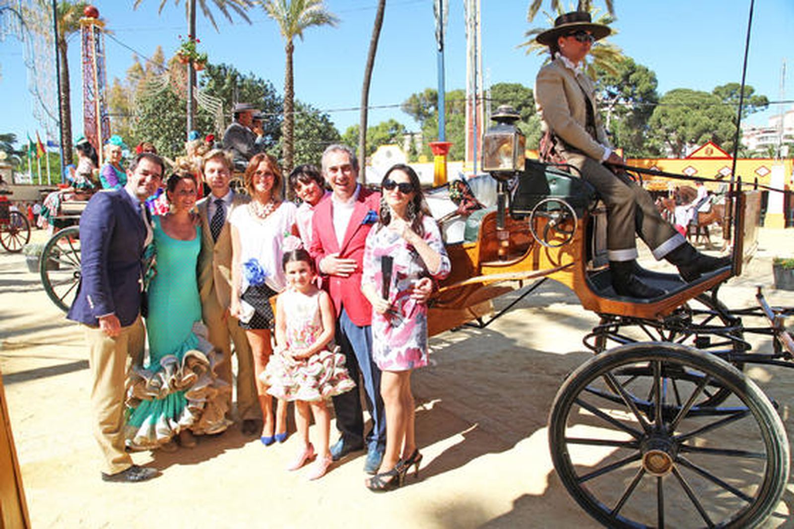 El doctor Pedro Caro junto a su mujer, Belén Martín; Álvaro Jiménez y su esposa María del Valle Pozuelo; y Jaime Jiménez, también con su esposa Belén Muñoz.

Foto: Vanesa Lobo