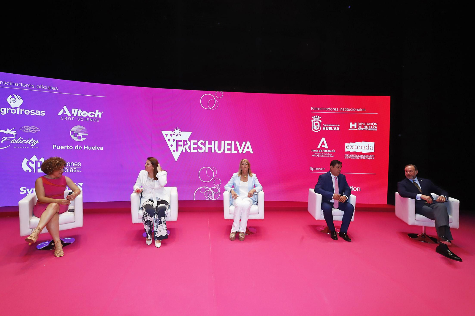 Imágenes de la inauguración del VIII Congreso Internacional de Frutos Rojos en Huelva