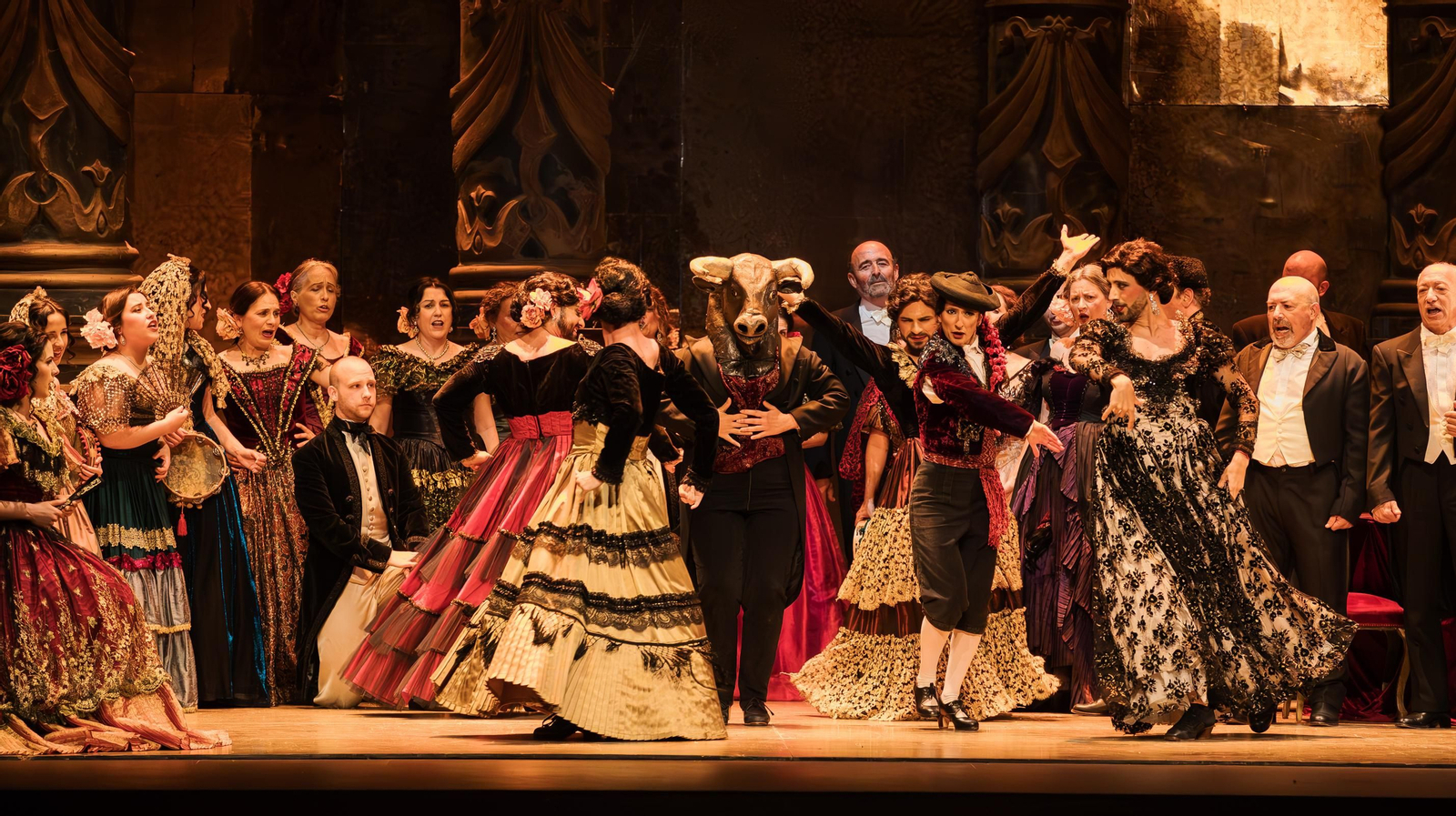 Imágenes de la ópera 'La Traviata' de Verdi en el Teatro Villamarta de Jerez