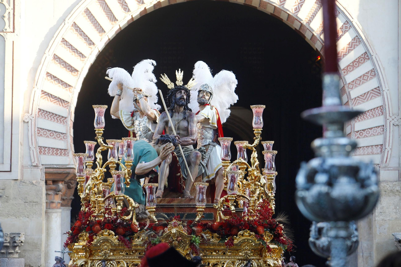 Las mejores fotos de los traslados de regreso de las hermandades tras el Magno Vía Crucis de Córdoba