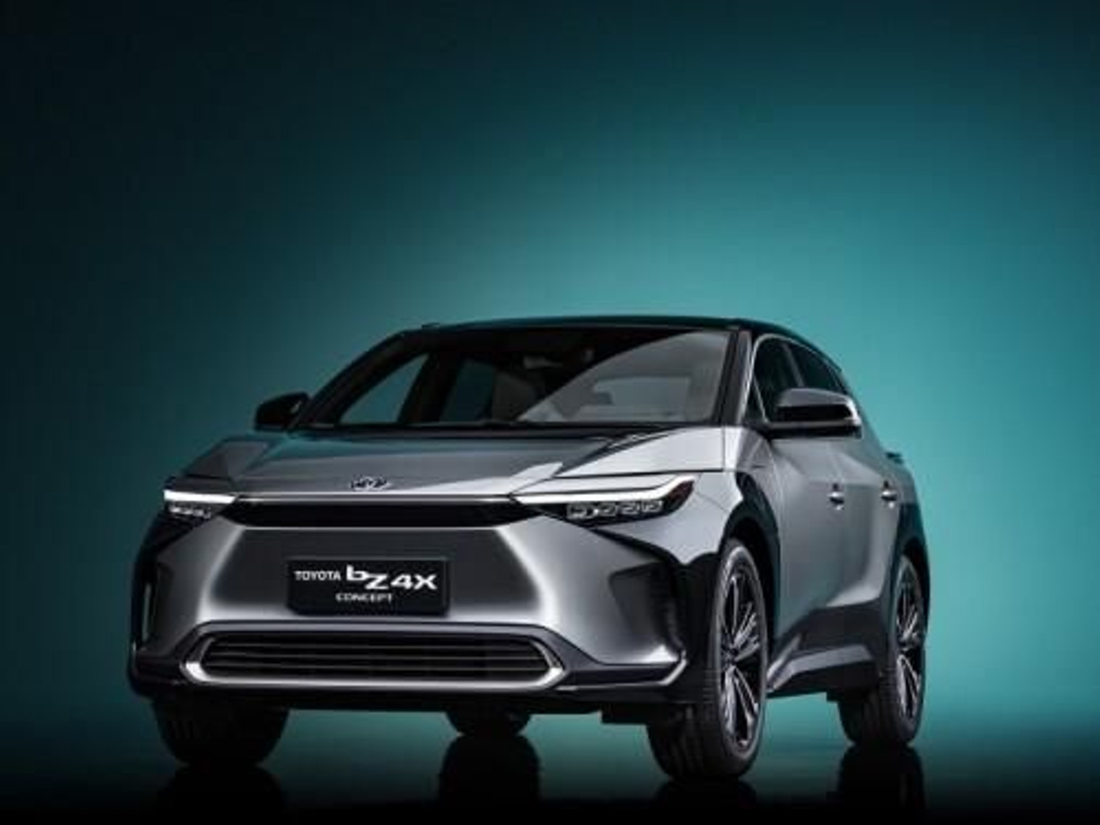 Toyota ha presentado su primer coche eléctrico: el bZ4X.