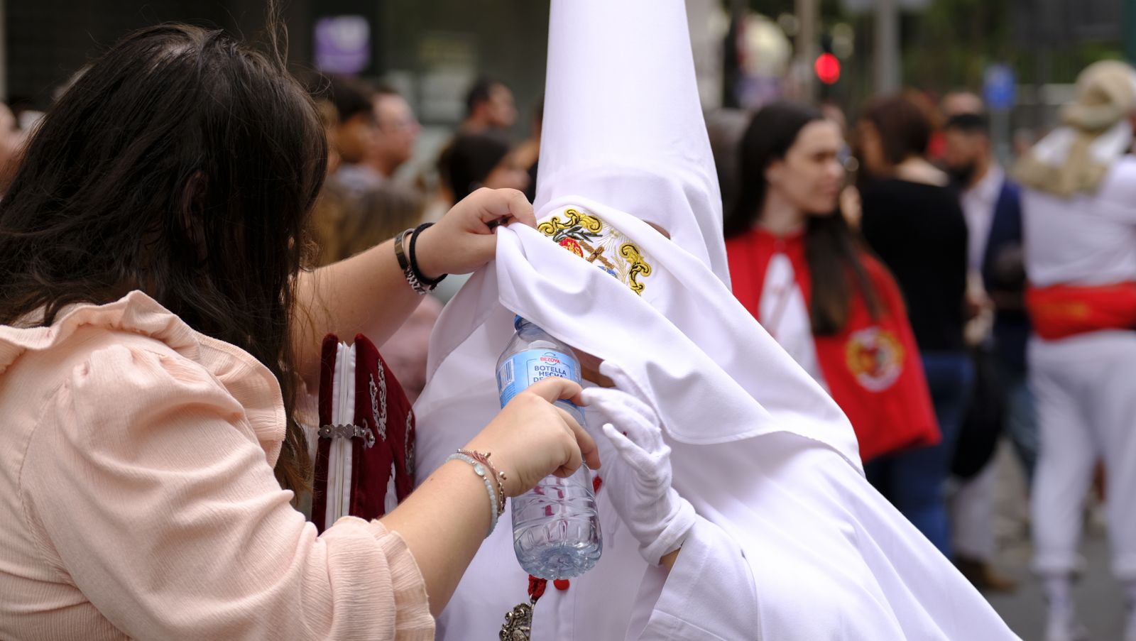 La Borriquita procesiona por las calles de Almería, en imágenes