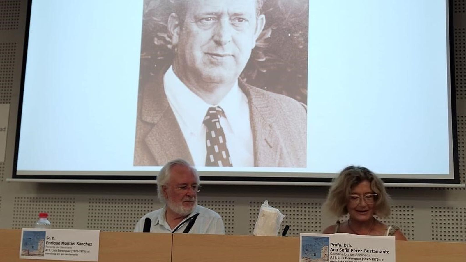 El escritor isleño Enrique Montiel participa en los cursos de verano que la UCA dedica a Luis Berenguer.