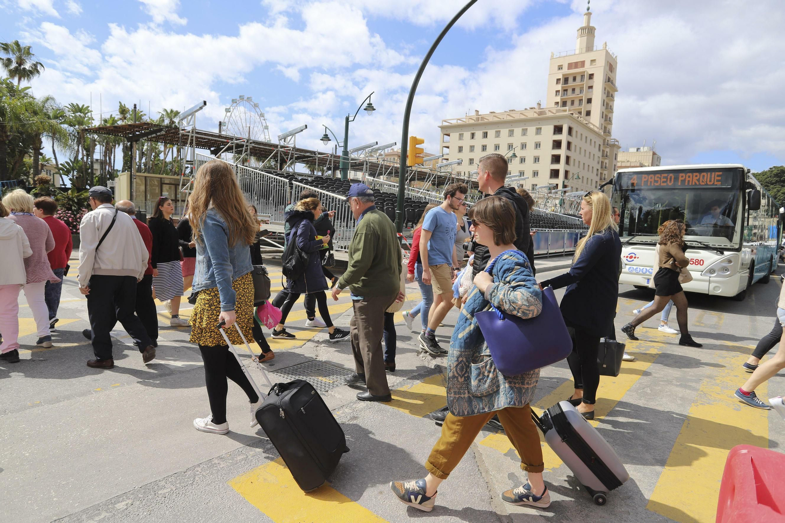 Tribunas preparadas para la Semana Santa.