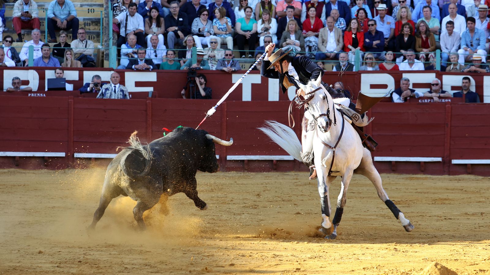 Andy Cartagena, Diego Ventura y Lea Vicens en la corrida de rejones de la Feria de Jerez 2024