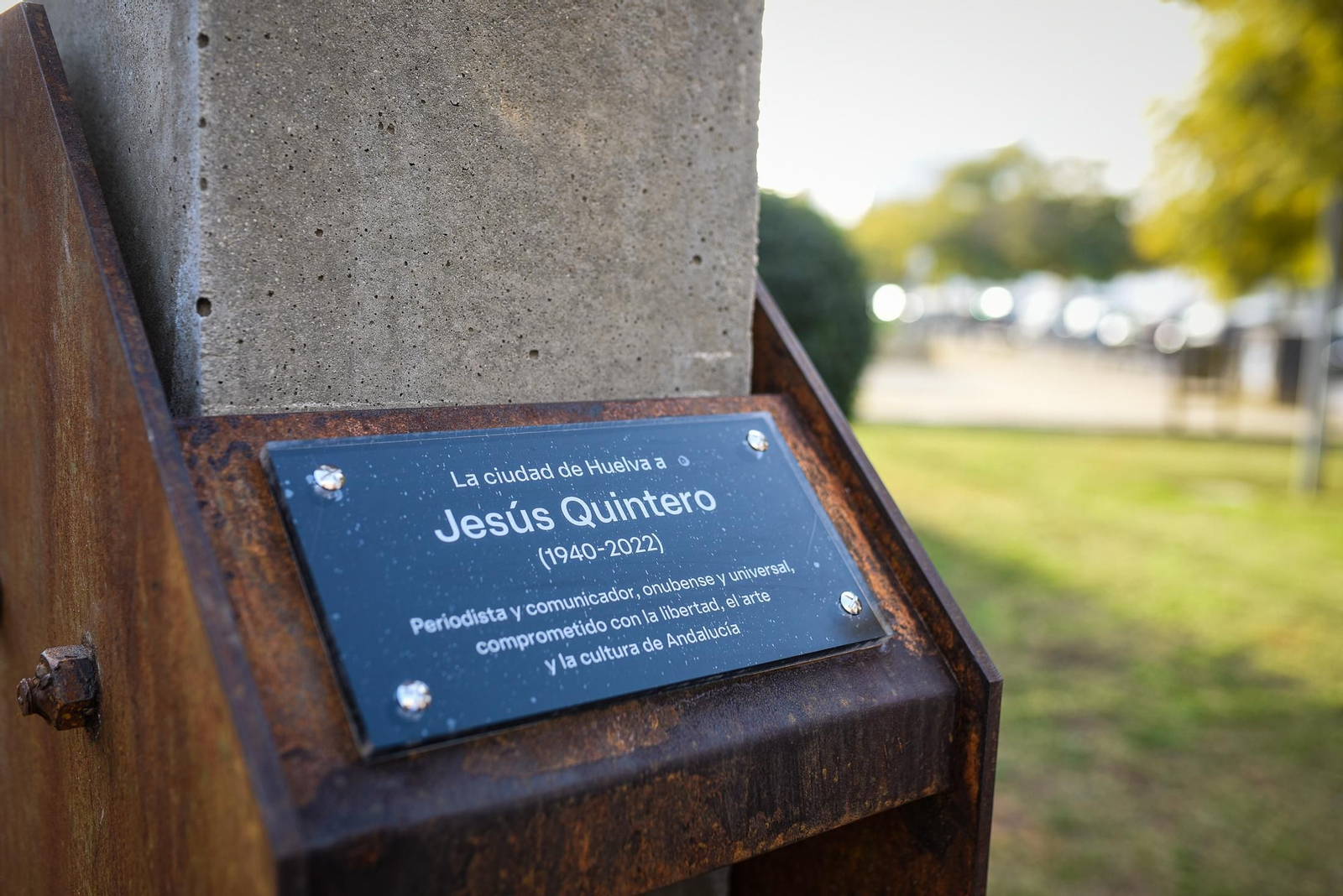 Imágenes de la inauguración del busto de Jesús Quintero en el Centro de la Comunicación Jesús Hermida