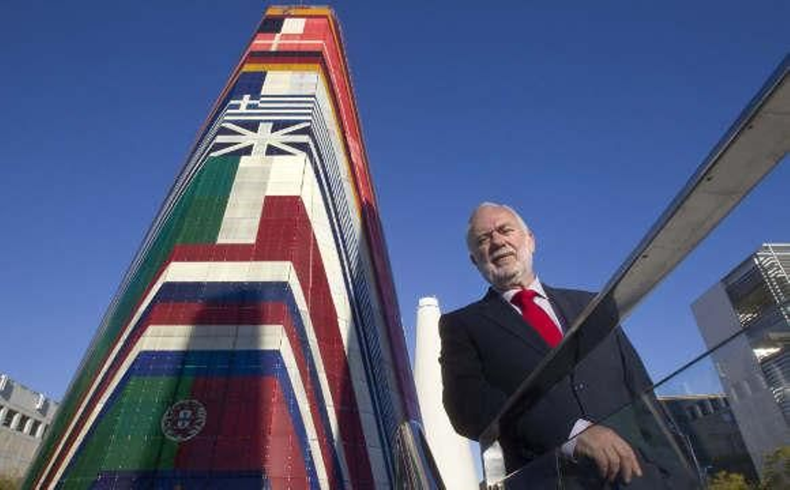 Pérez Saldaña deja la presidencia de Cartuja 93 y abandona la política