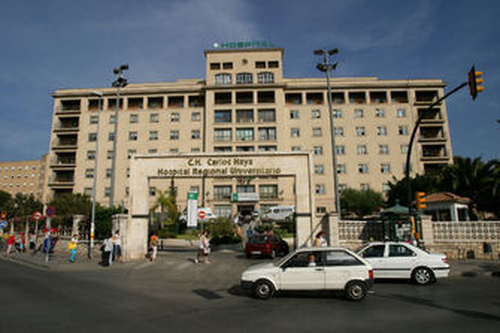La Junta pide a De la Torre que "se apresure" con el cambio de nombre de la avenida Carlos Haya