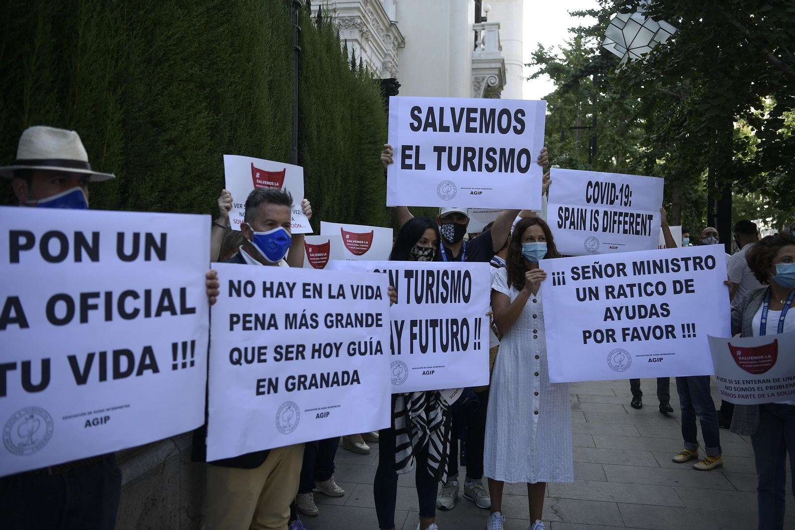 Fotos: El turismo se manifiesta en Granada