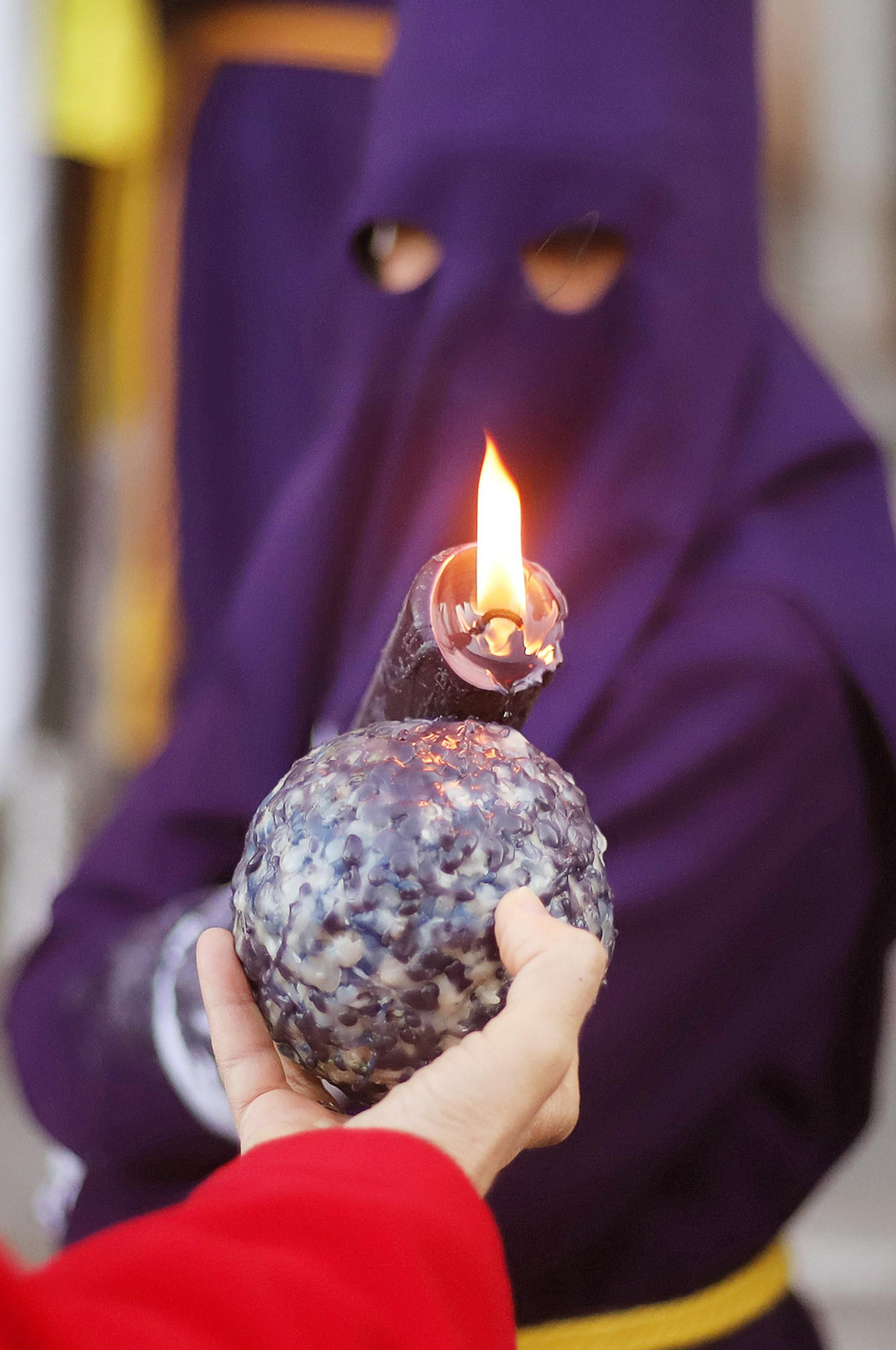 La Hermandad El Nazareno en la madrugá de la Semana Santa de Huelva 2023, en imágenes