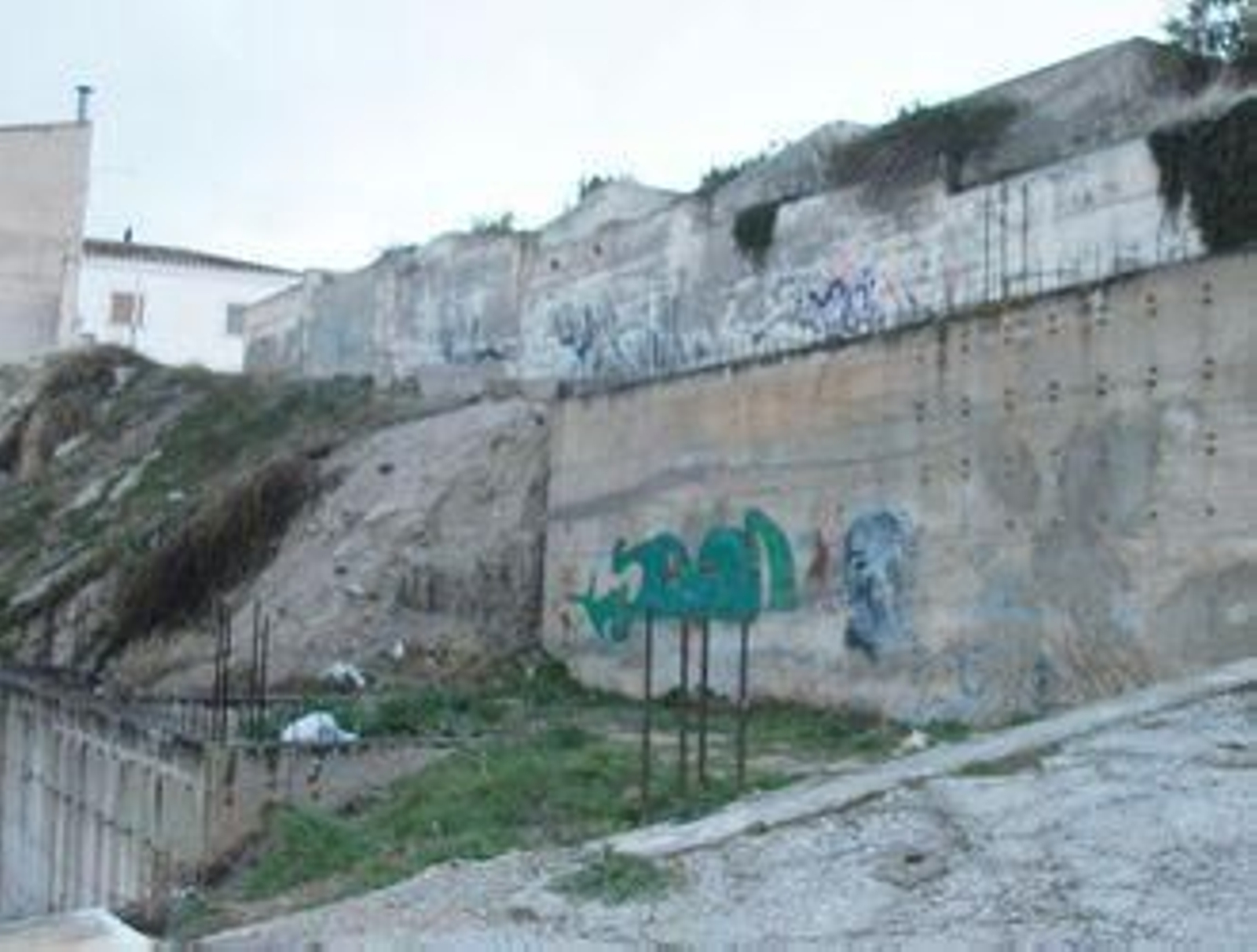 La demolición de la estructura anexa de la Alcazaba de Baza determinará la intervención en la parte pública