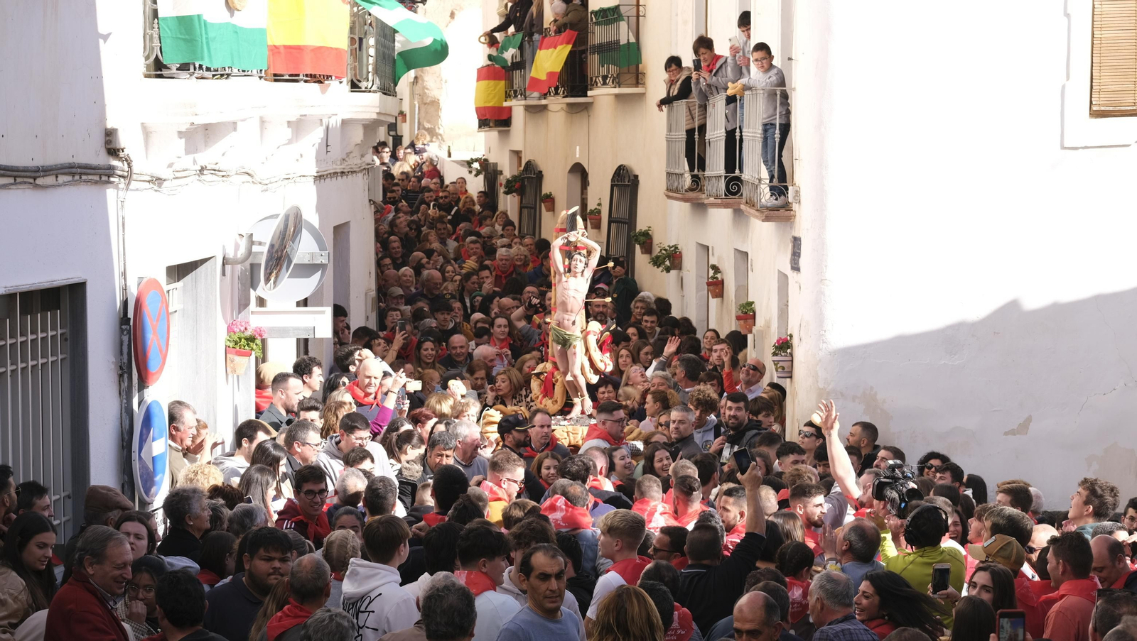 Los vecinos de Lubrín se echan a las calles por San Sebastián