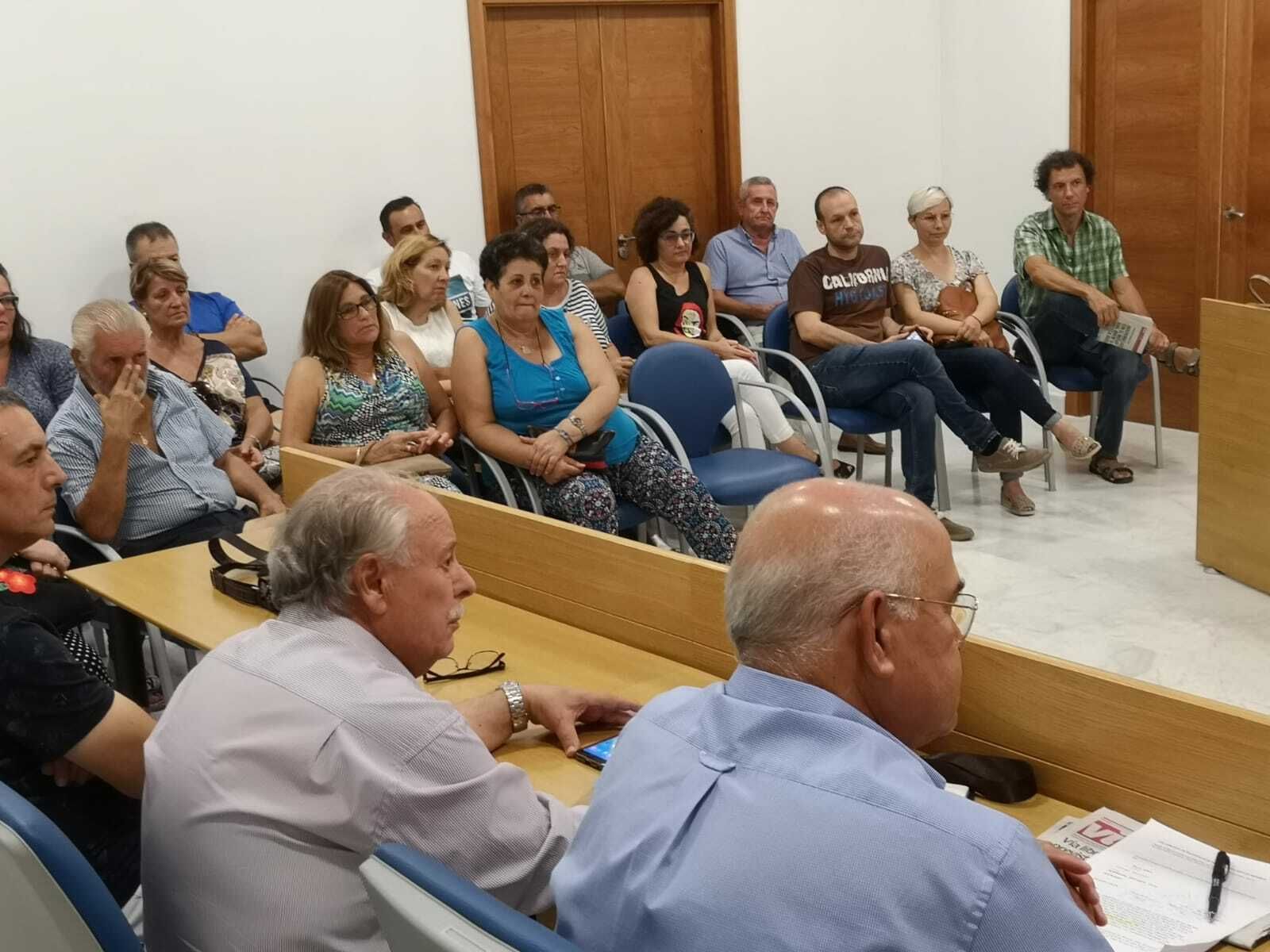 Encuentro sobre el apeadero de Guadalcacín.