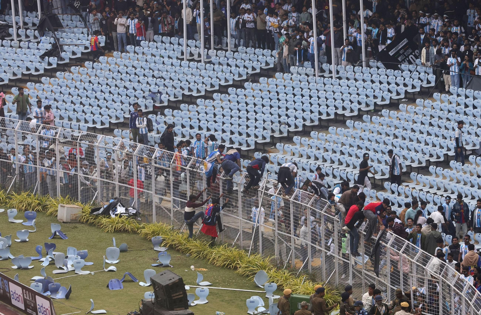Las fotos de los disturbios por una visita de Leo Messi a Calcuta