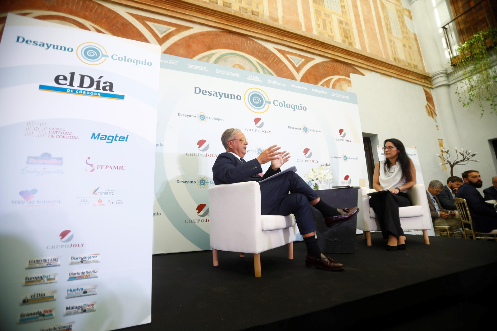 El presidente de la Diputación de Córdoba, Salvador Fuentes, y la directora de 'El Día', Raquel Montenegro. El presidente de la Diputación de Córdoba, Salvador Fuentes, y la directora de 'El Día', Raquel Montenegro.