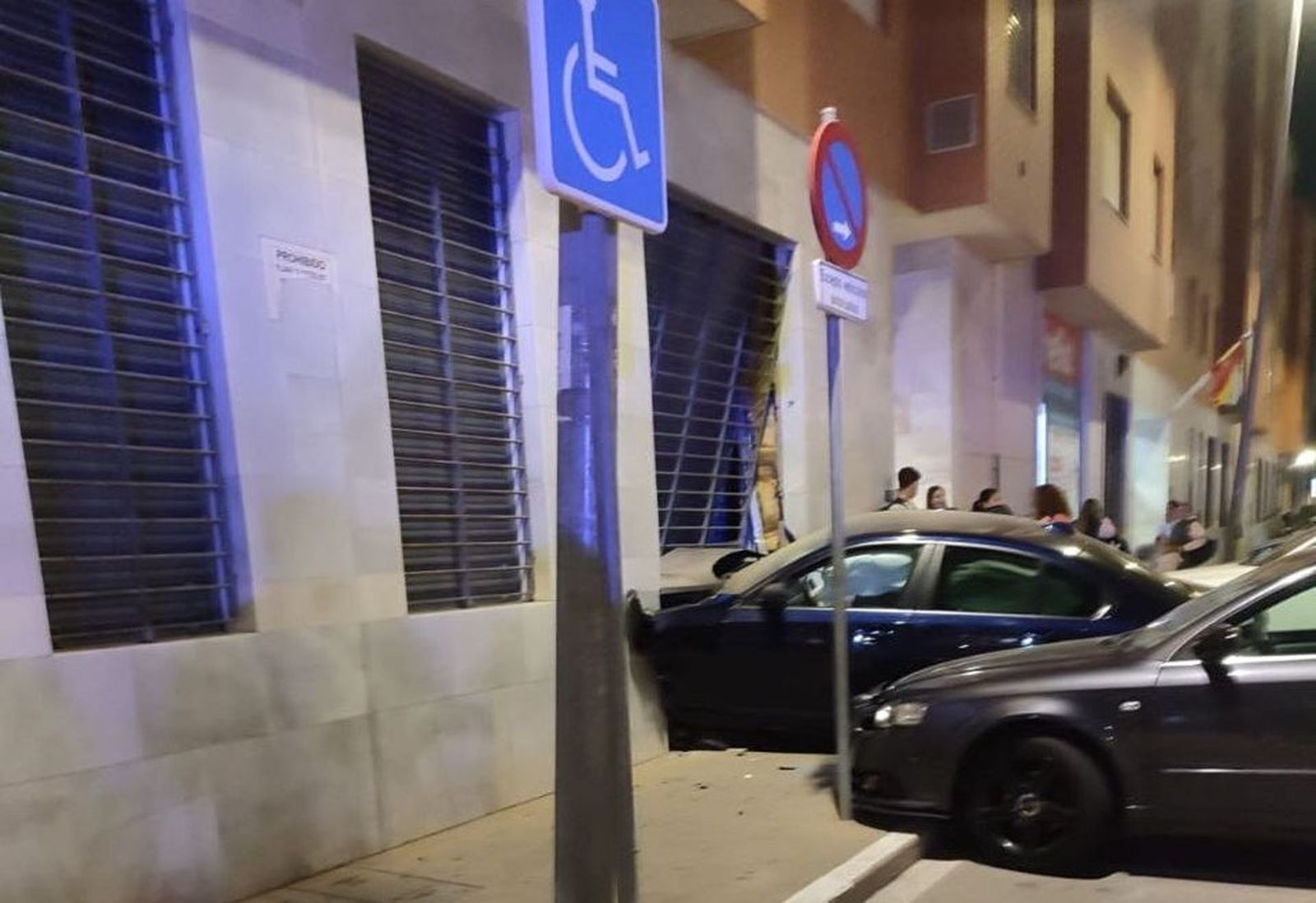 Así quedó el vehículo tras el impacto.