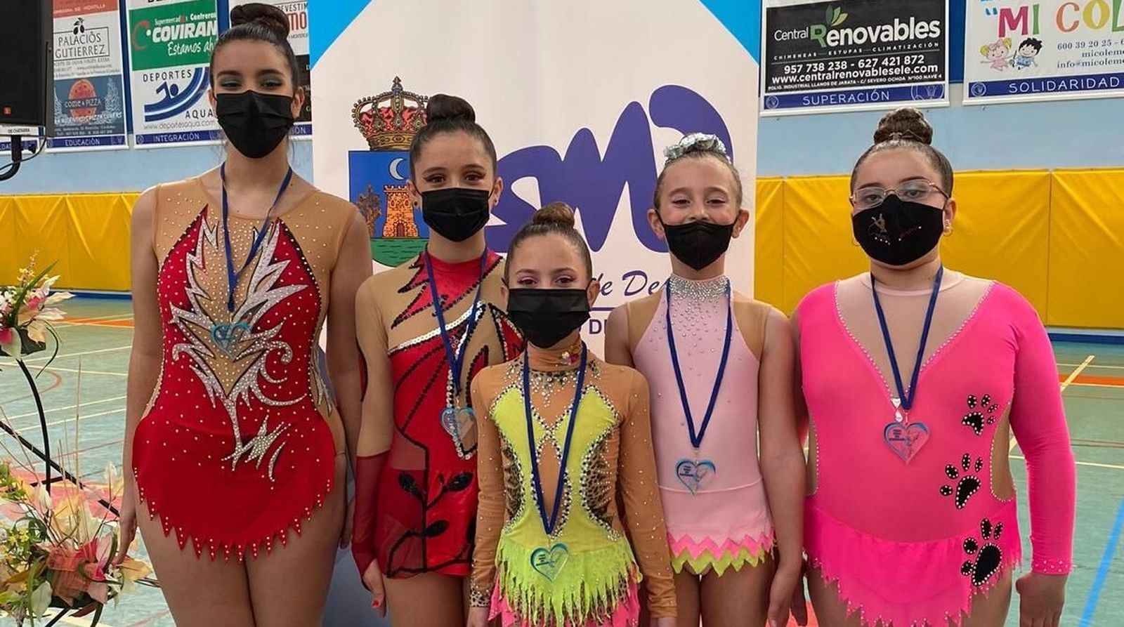 Las cinco gimnastas del Séneca que participaron en el Torneo Ilusiones de Montilla.