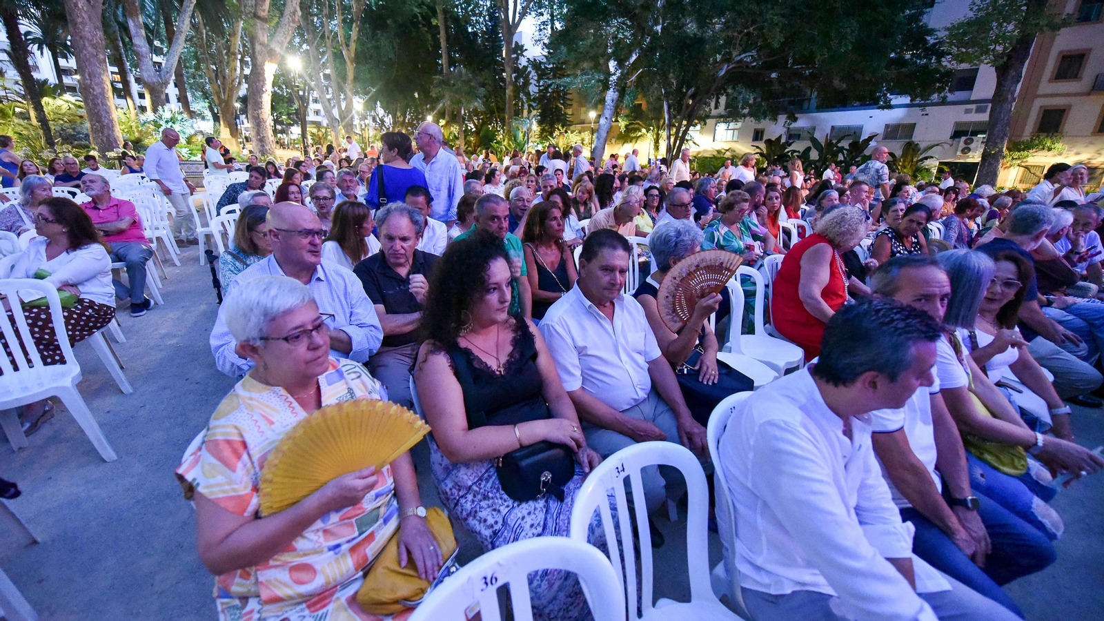 Búscate en la fotos del concierto de ' The Aralorak Project ' IX Encuentro Internacional de guitarra Paco de Lucía