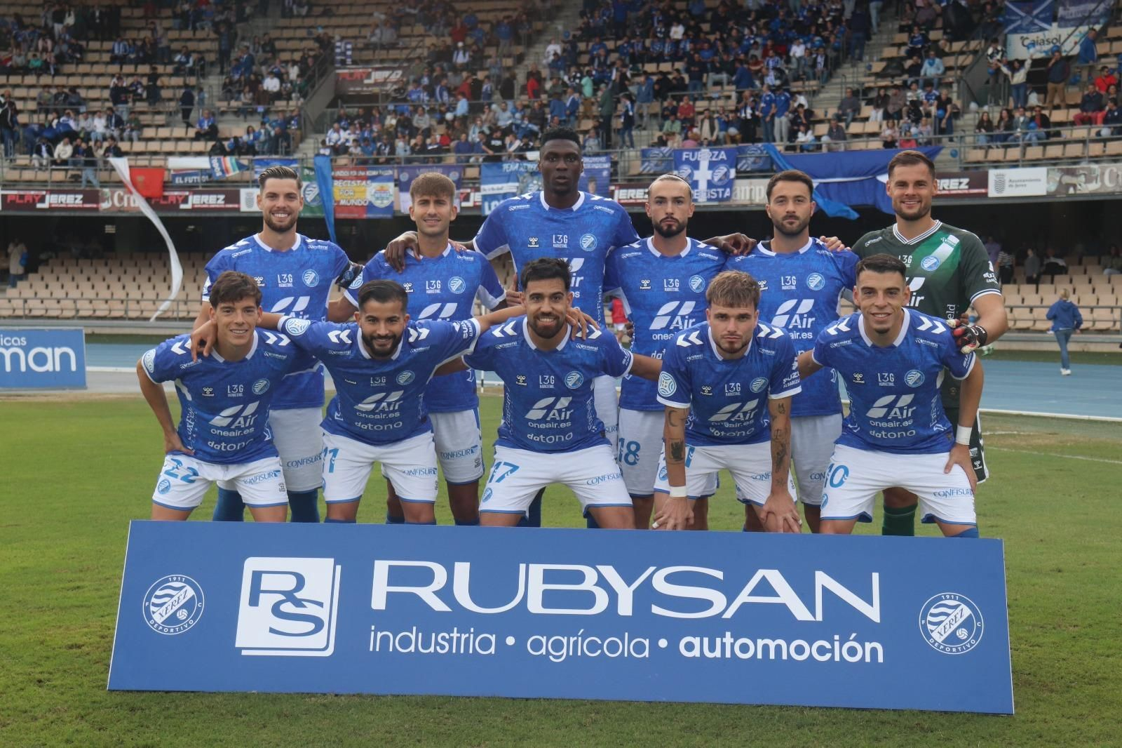 Diego Caro repitió contra el Almería B el mismo once que jugó contra el Antoniano. Diego Caro repitió contra el Almería B el mismo once que jugó contra el Antoniano.