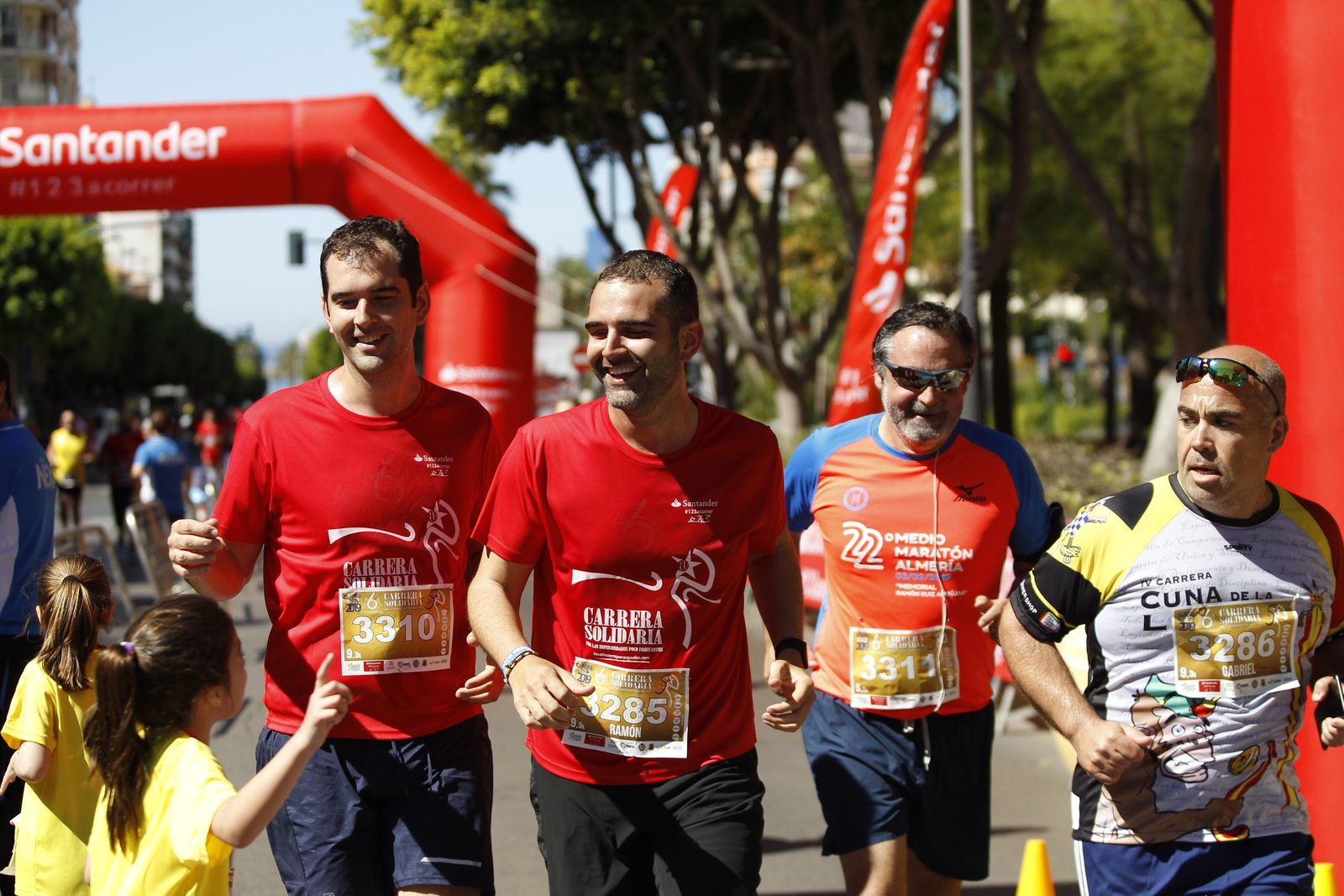 Fotogalería carrera atletismo popular enfermedades poco frecuentes. La Salle Almería