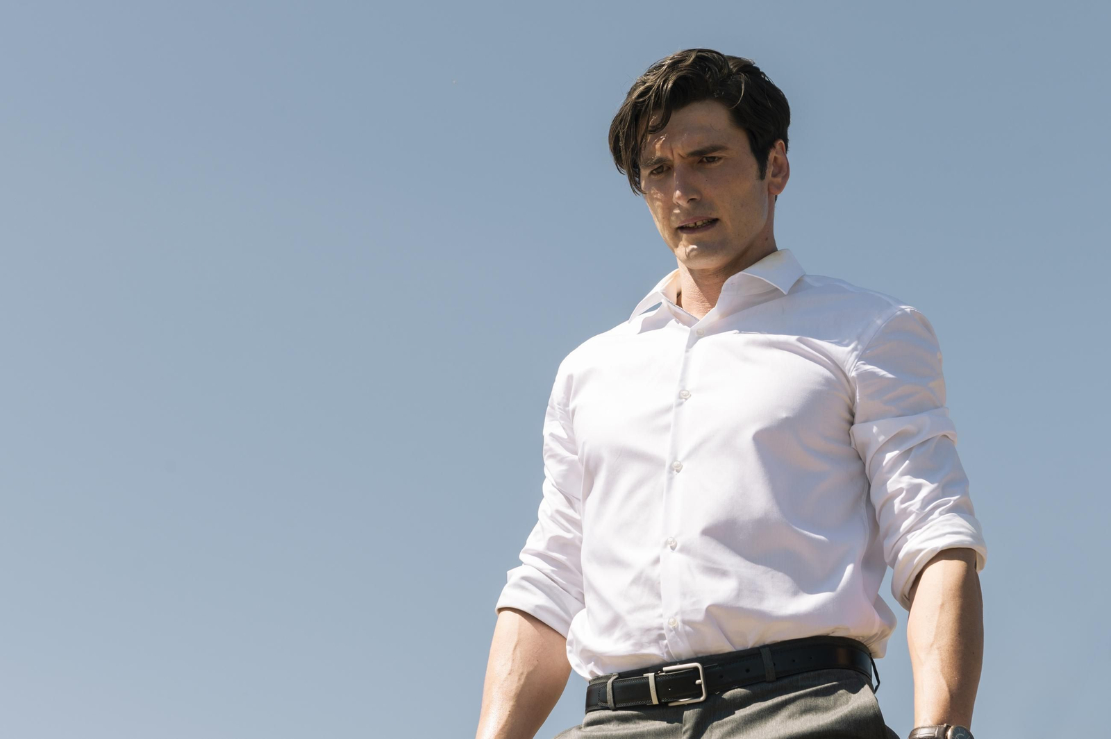 Yon González encarna el papel de Augusto, un asesino cruel y despiadado.