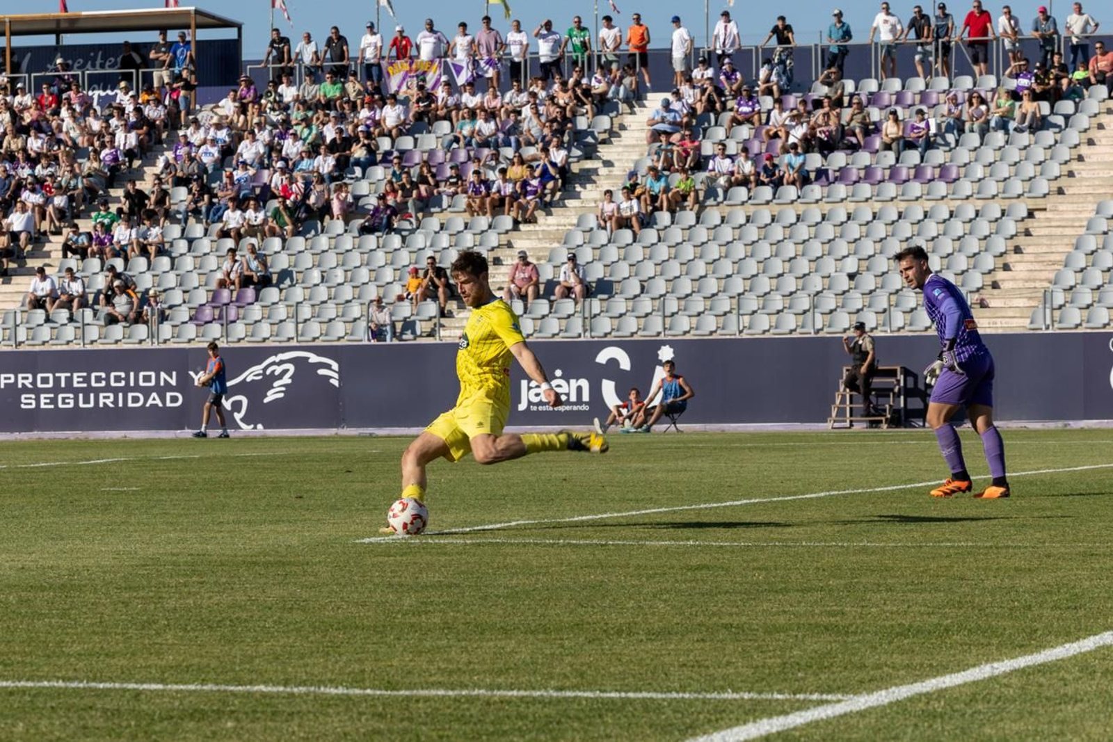 Las mejores imágenes del Real Jaén - CD Huétor Tájar Las mejores imágenes del Real Jaén - CD Huétor Tájar
