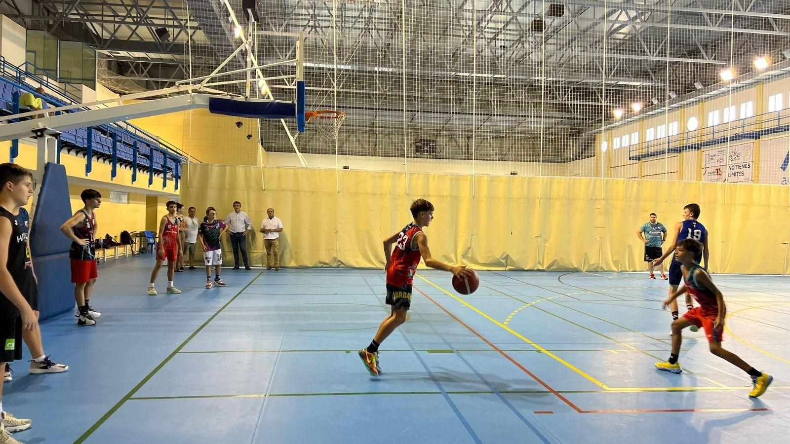 Pistoletazo de salida a las Escuelas Deportivas de Adra.