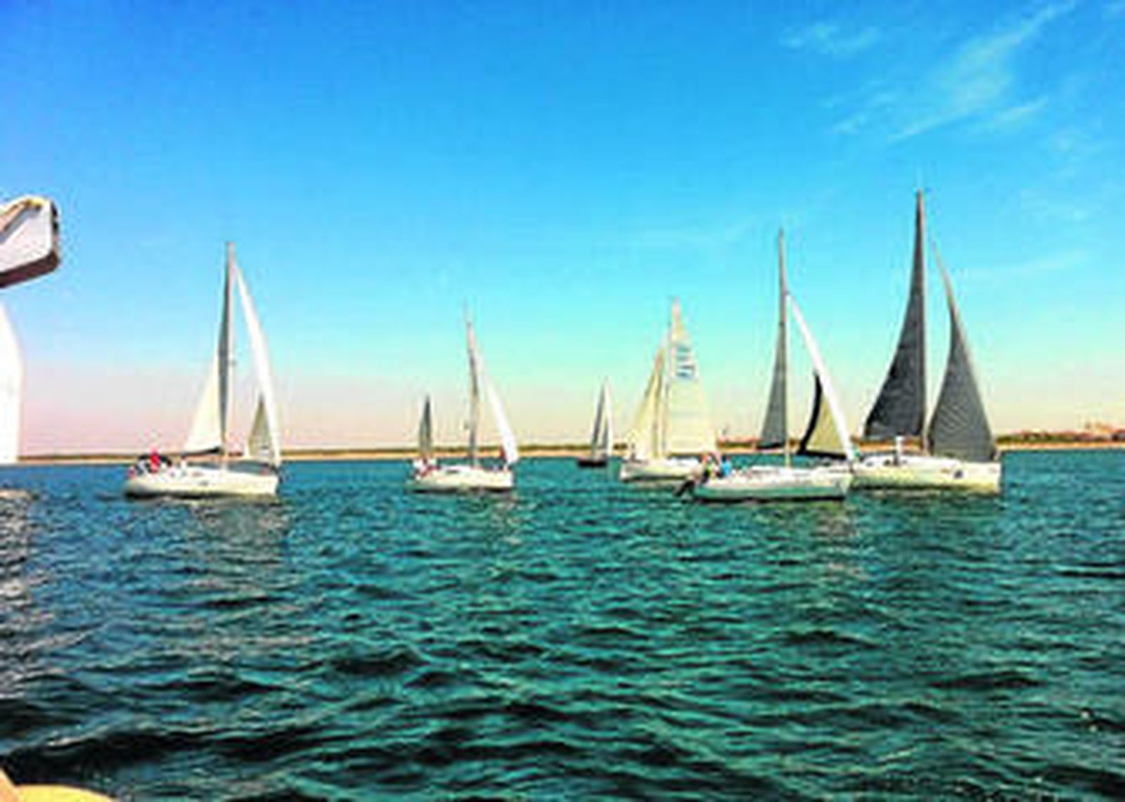 Varios de los participantes en La Farola, poco después de la salida de la manga disputada el sábado.