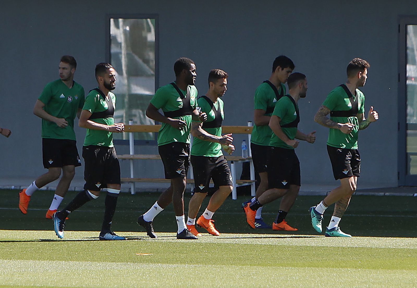 Rubén dialoga con Campbell en un momento del entrenamiento de ayer en la ciudad deportiva.