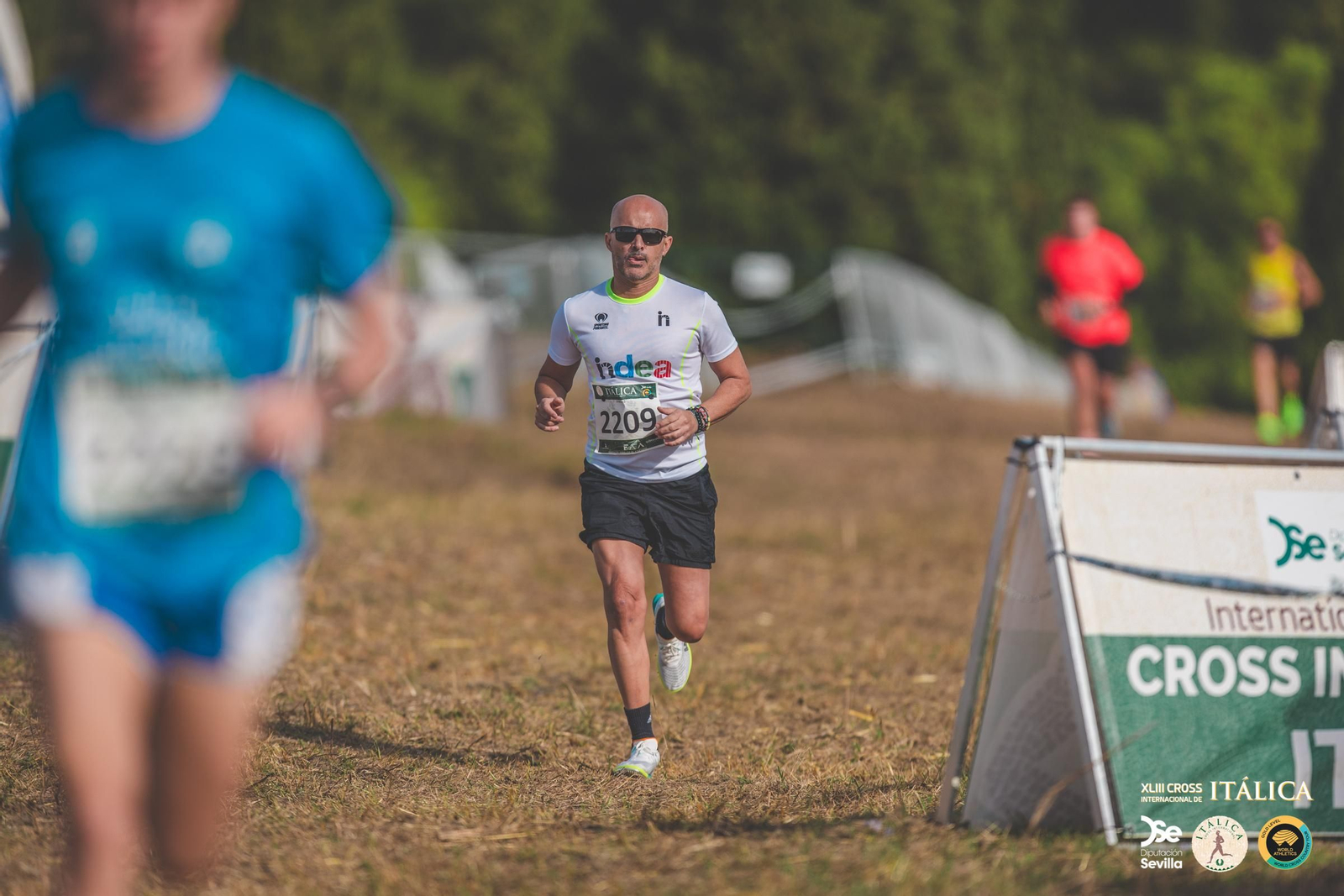 Búscate en las fotos del Cross de Itálica 2025 | 3