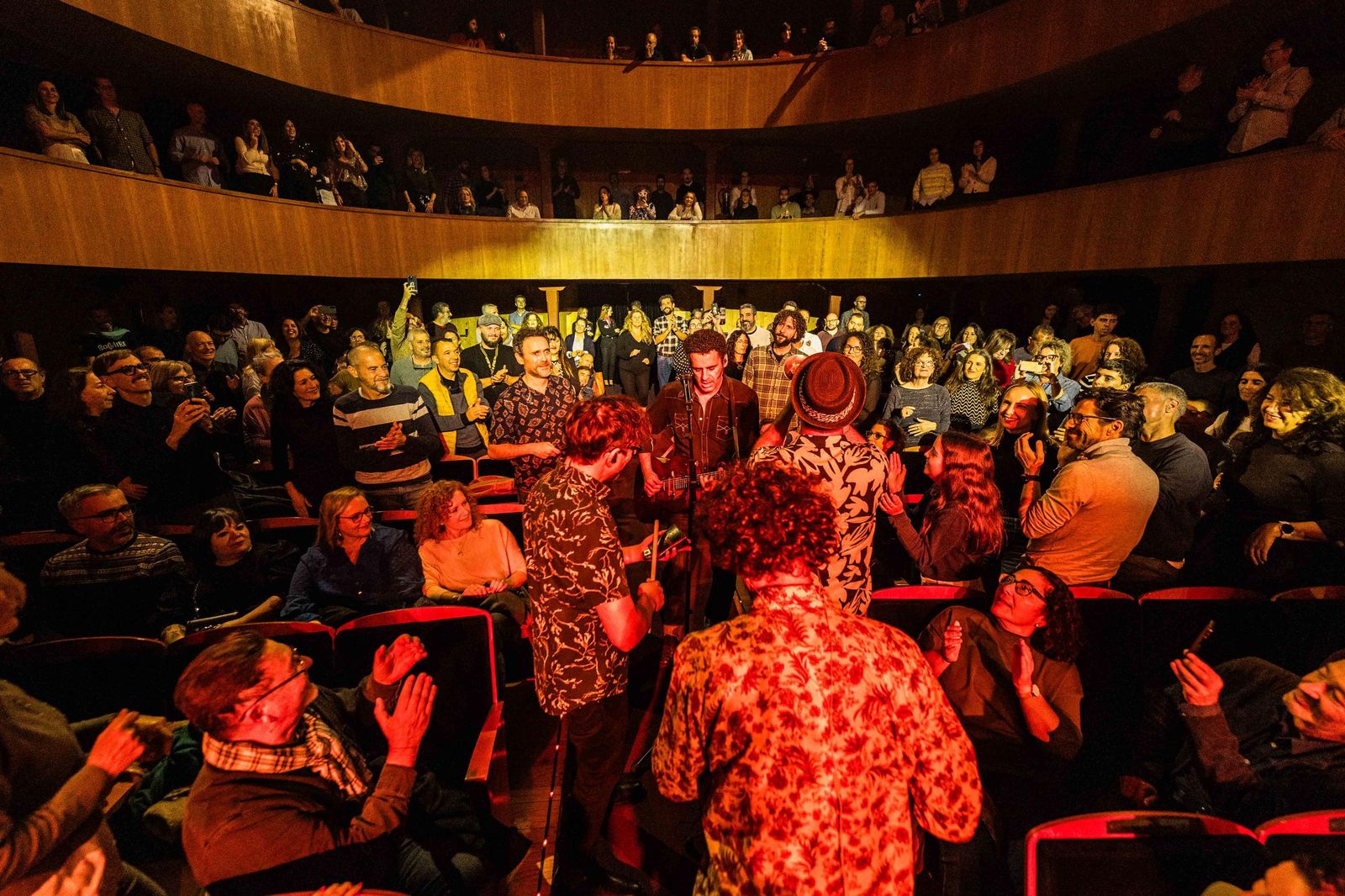 Espectacular concierto de Depedro en el Teatro de las Cortes de San Fernando