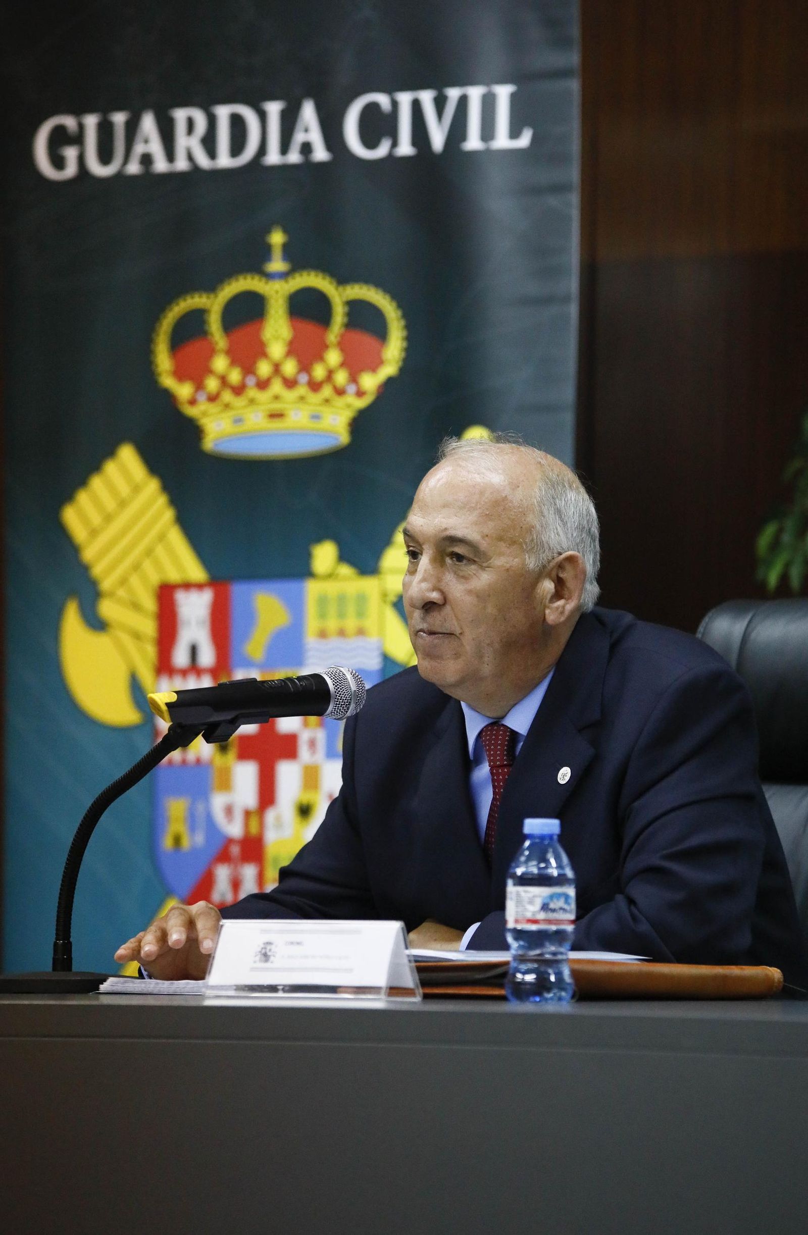 Las imágenes de la charla de Jesús Narciso Núñez Calvo sobre 'La creación de la Guardia Civil como nuevo modelo de seguridad pública' en Almería