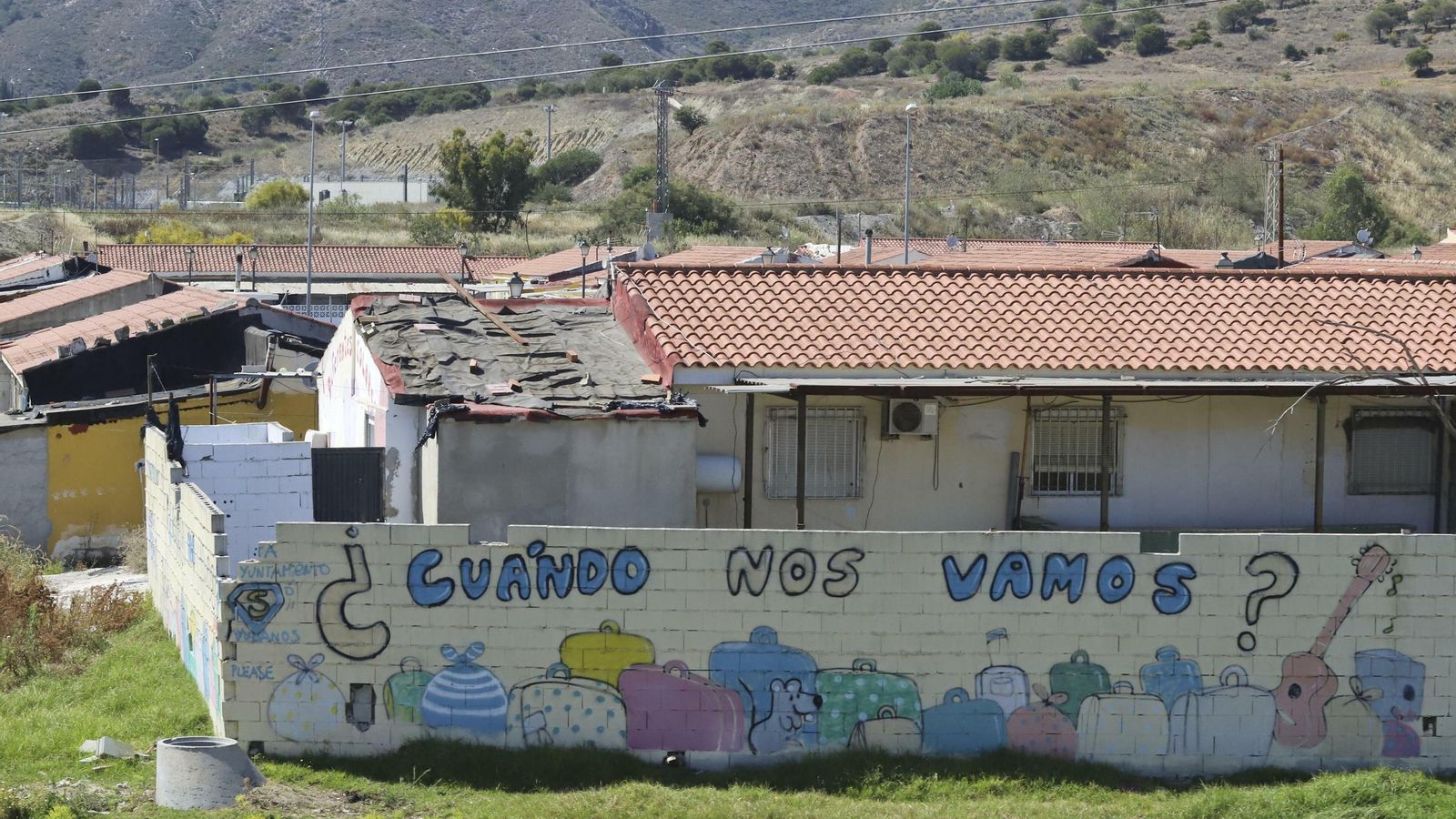 Pintada en una de las viviendas de Los Asperones.