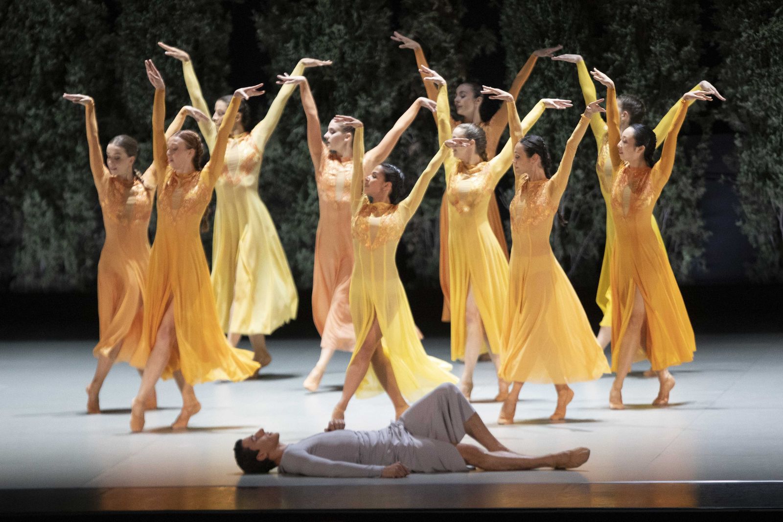 Momento de la actuación del Ballet Biarritz en el Festival de Música y Danza de Granada