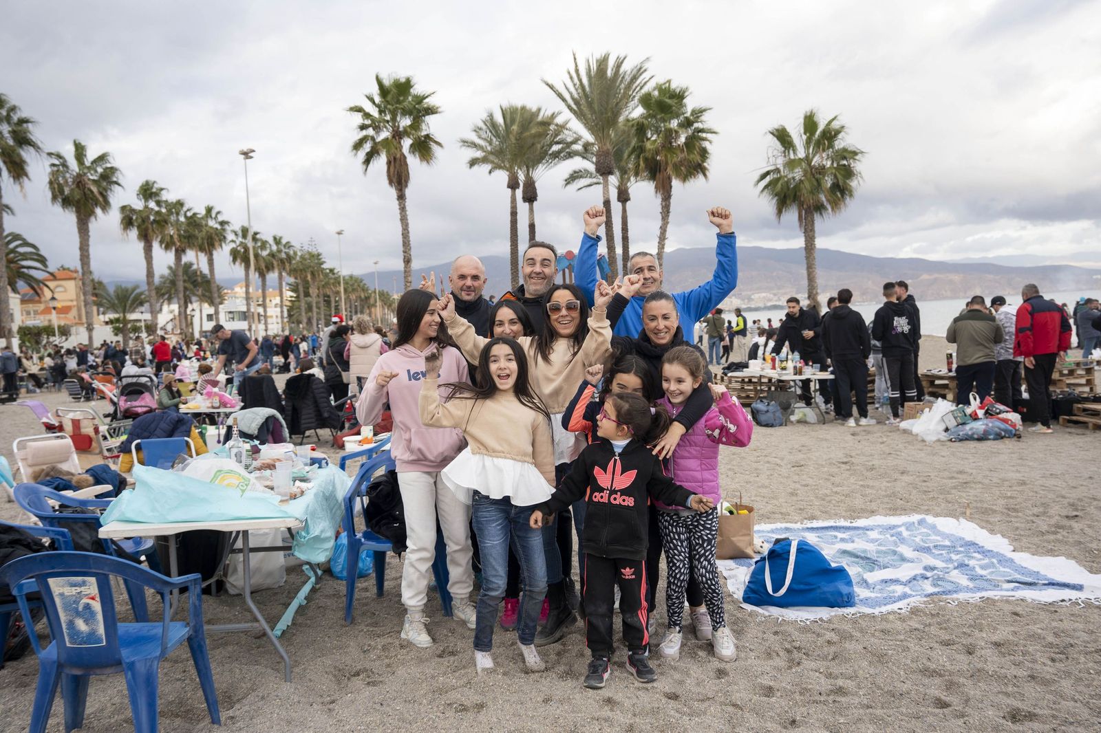 Las moragas reúnen a miles de personas en Roquetas para celebrar el final de año