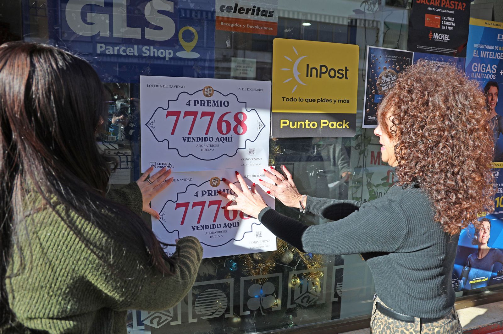 Imágenes de la celebración de los premios de la Lotería de Navidad en Huelva