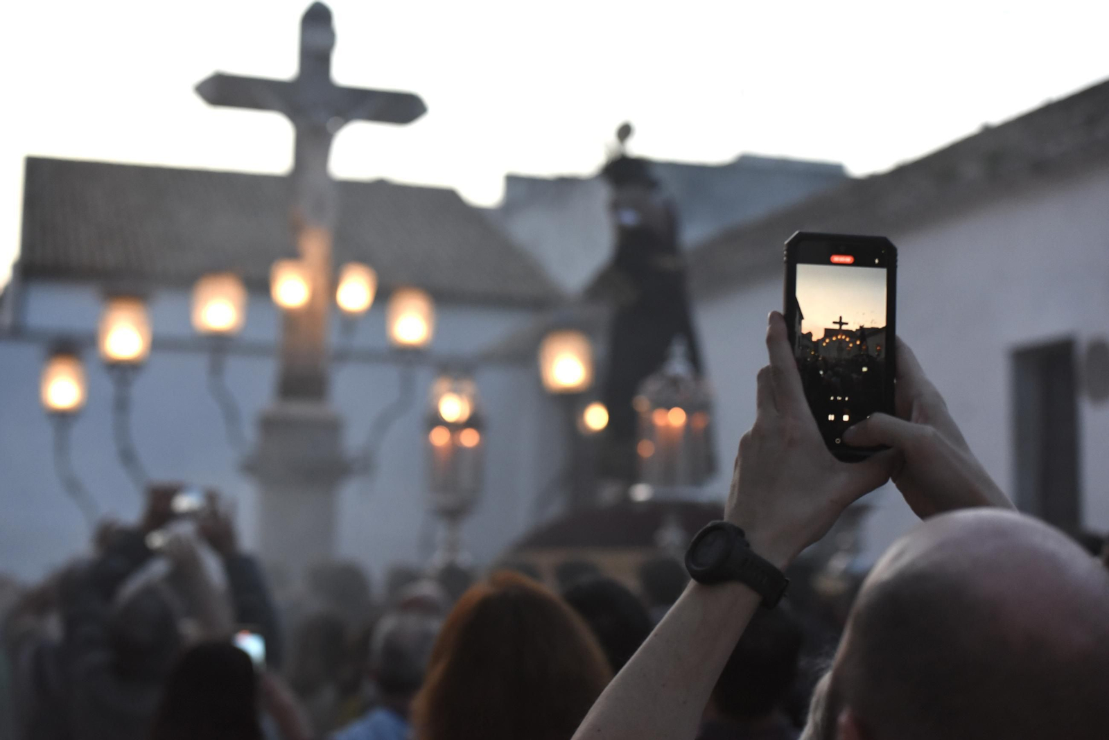 El vía crucis del Señor de la Humildad y Paciencia de Córdoba, en imágenes