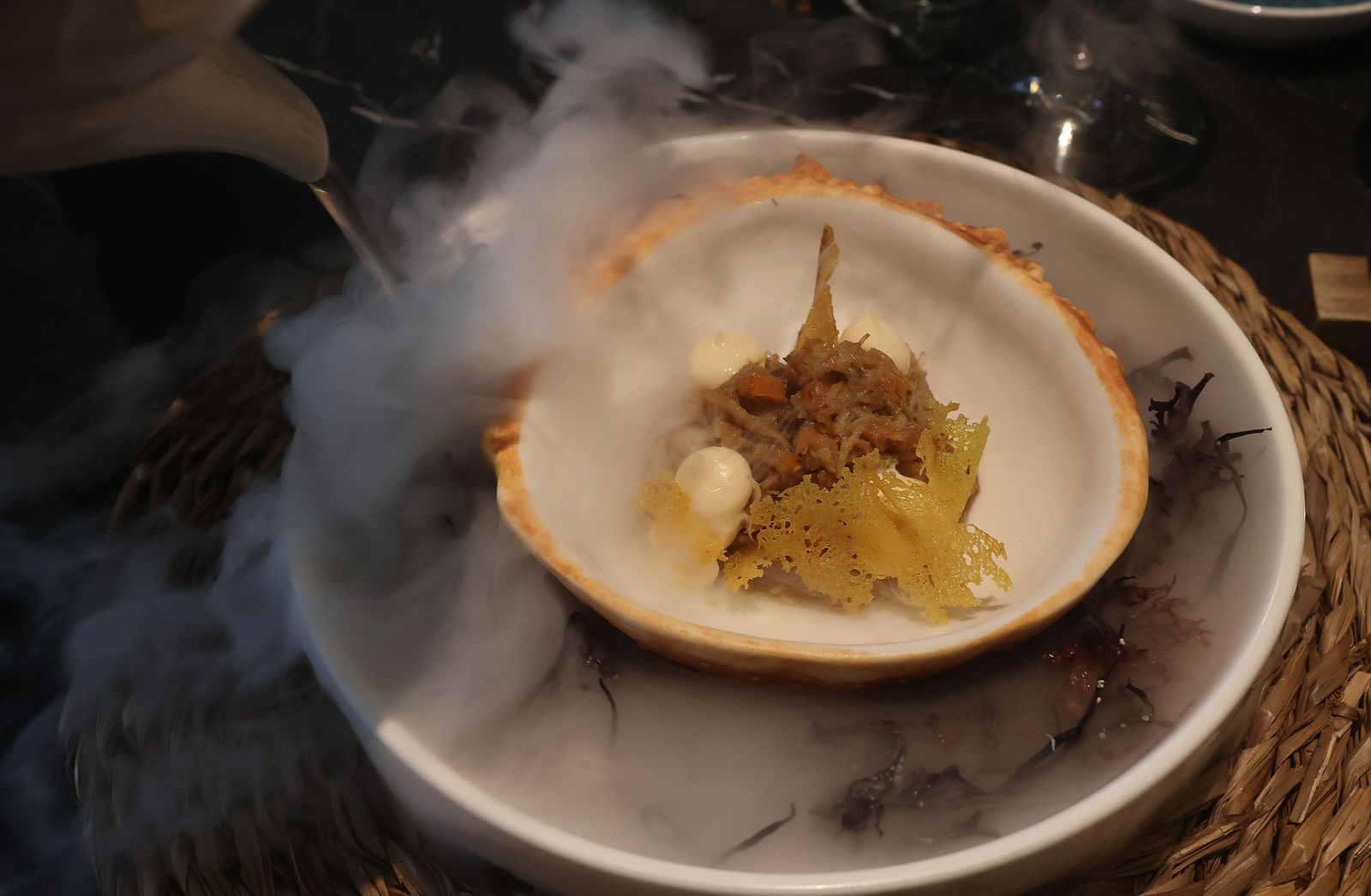 Eneko Atxa presenta su menú de primavera en Basque