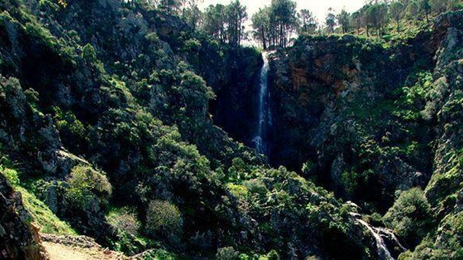La chorrera de La Rejía. La chorrera de La Rejía.