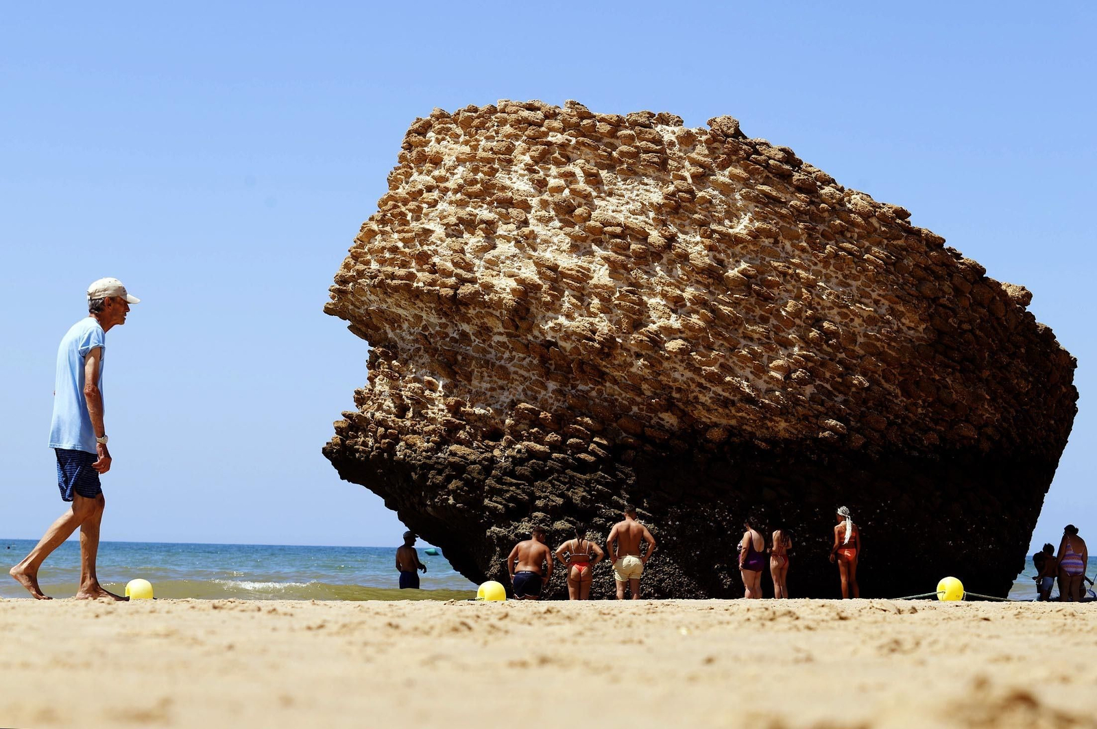 Imágenes de la playa de Matalascañas en un domingo caluroso