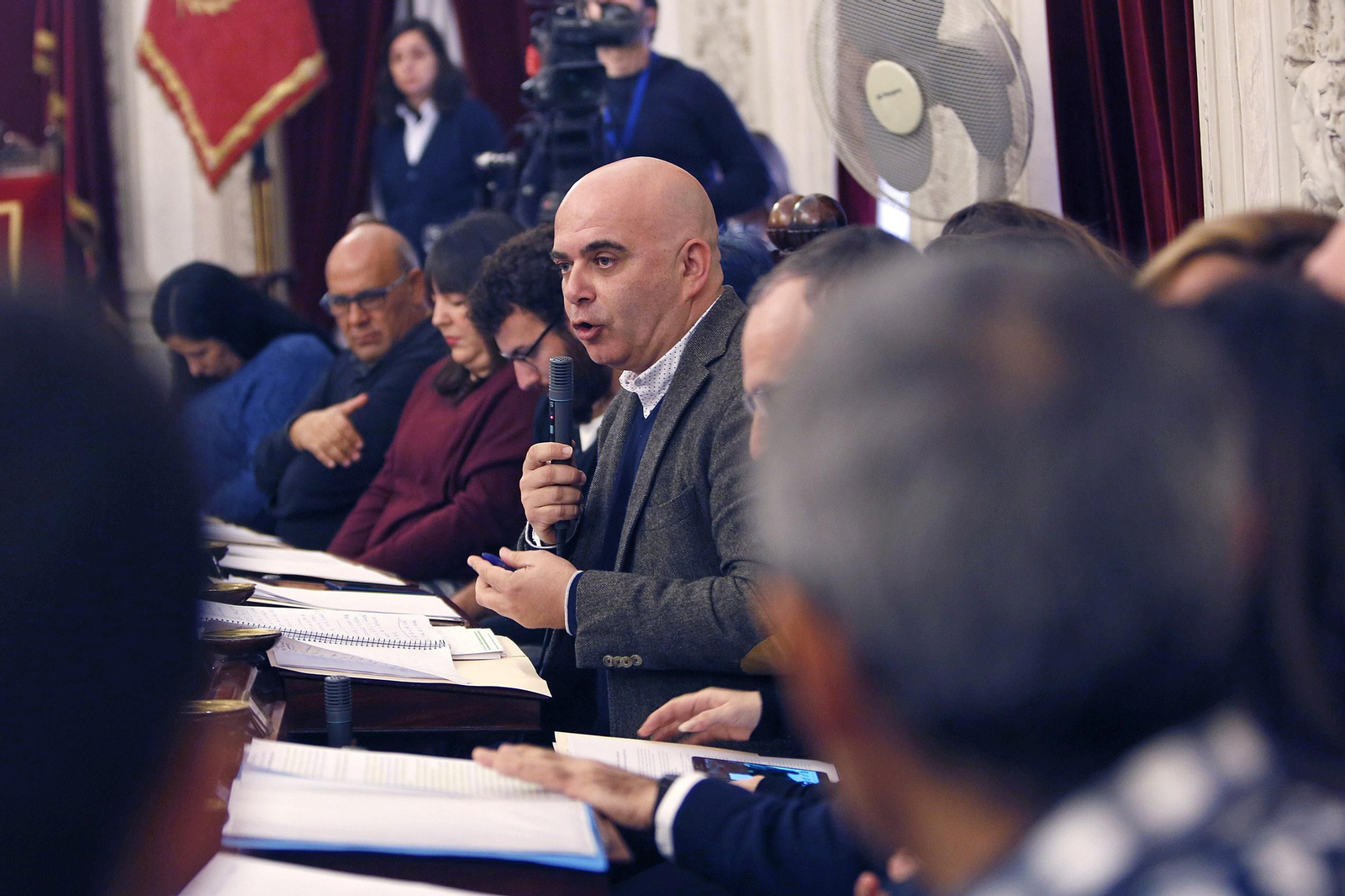El concejal de Economía y Hacienda, David Navarro, en una intervención en el Pleno municipal.