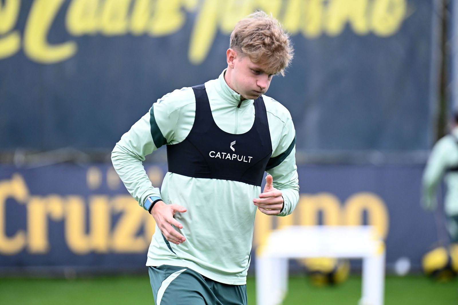 Pelayo Fernández resopla en mitad de una sesión preparatoria.