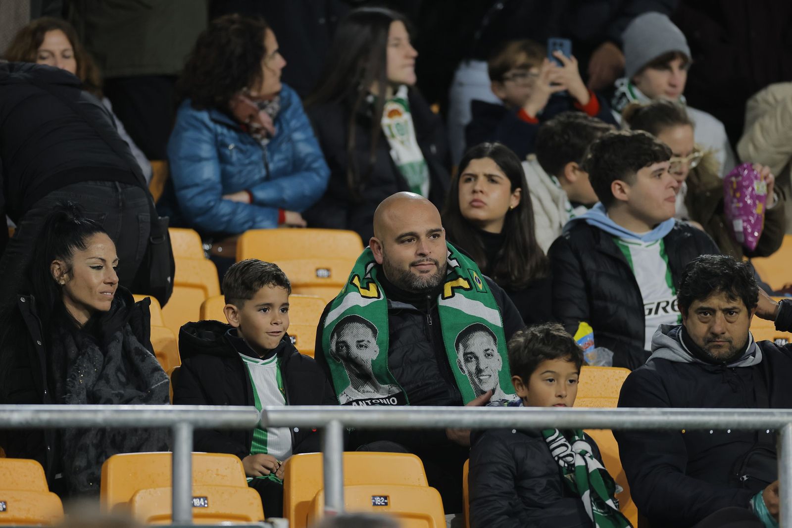 Búscate en las fotos del Betis - Villarreal