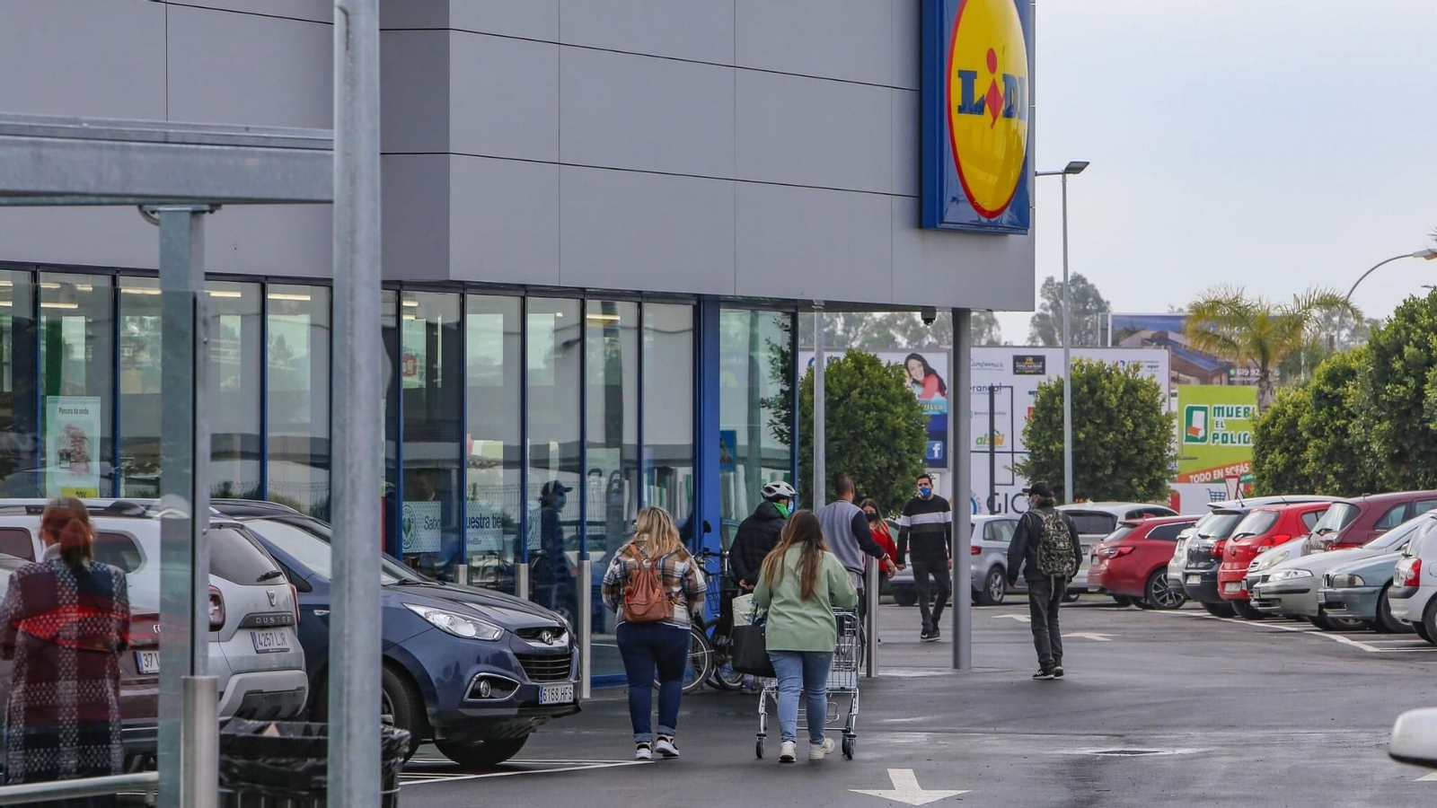 Supermercado de Lidl de la vecina localidad de Chiclana.