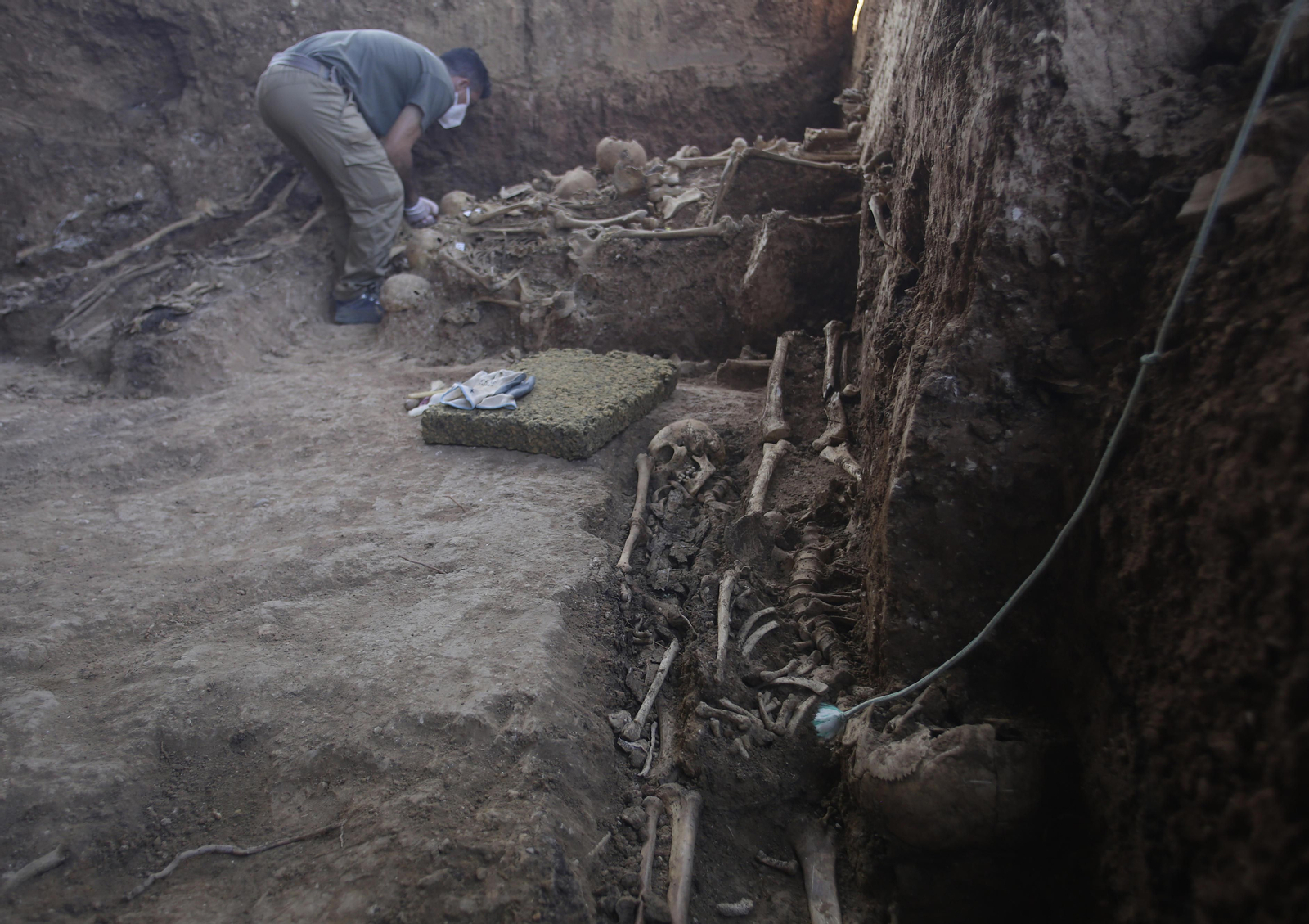 Avance de los trabajos en la fosa común de Pico Reja