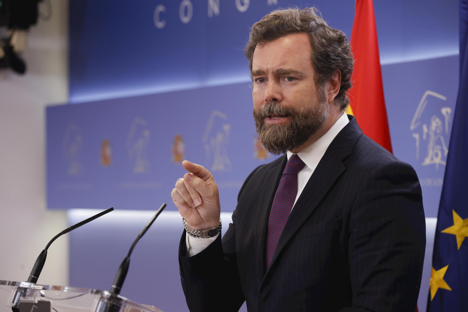 Espinosa de los Monteros reivindica en Granada que Andalucía necesita "un cambio real, no un recambio"