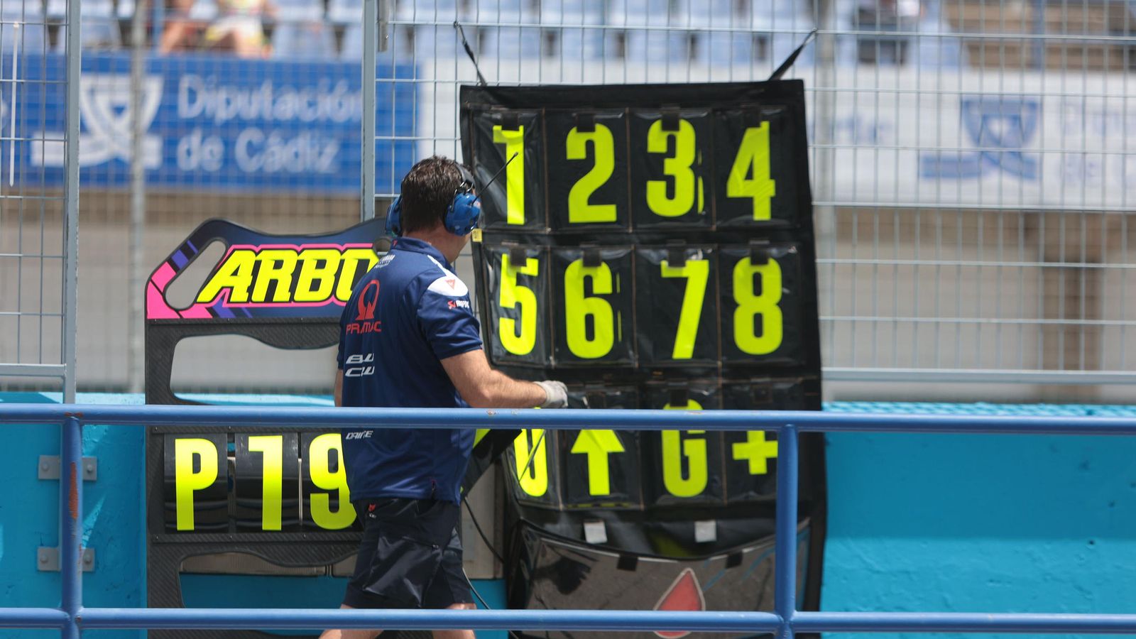 Imágenes de boxes en los entrenamientos del Viernes de Moto2 en Jerez
