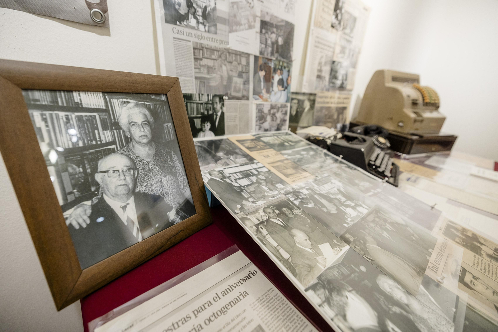 Las imágenes de la inauguración de la exposición por el centenario de la librería Bozano en San Fernando.